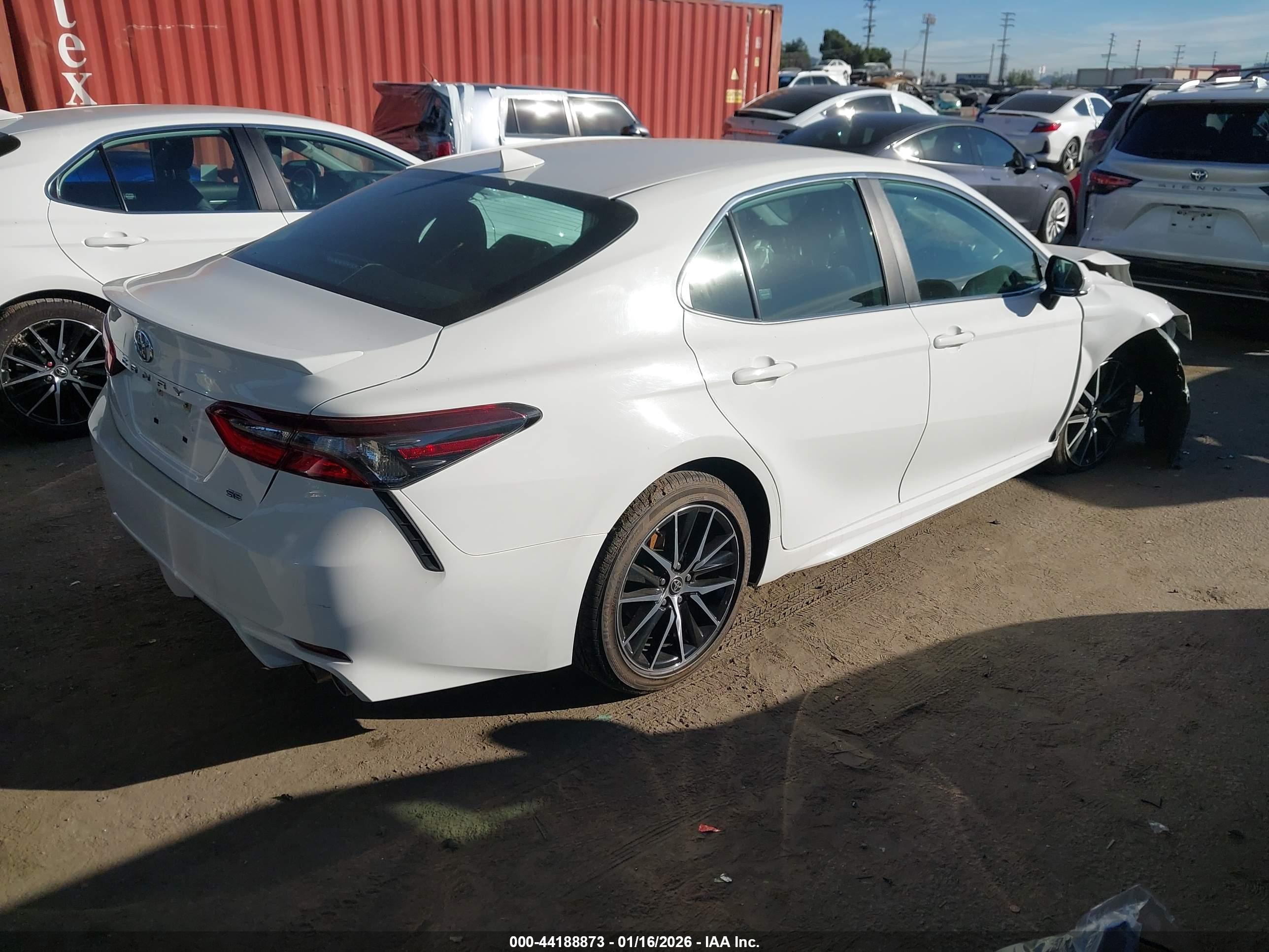 TOYOTA CAMRY image 4