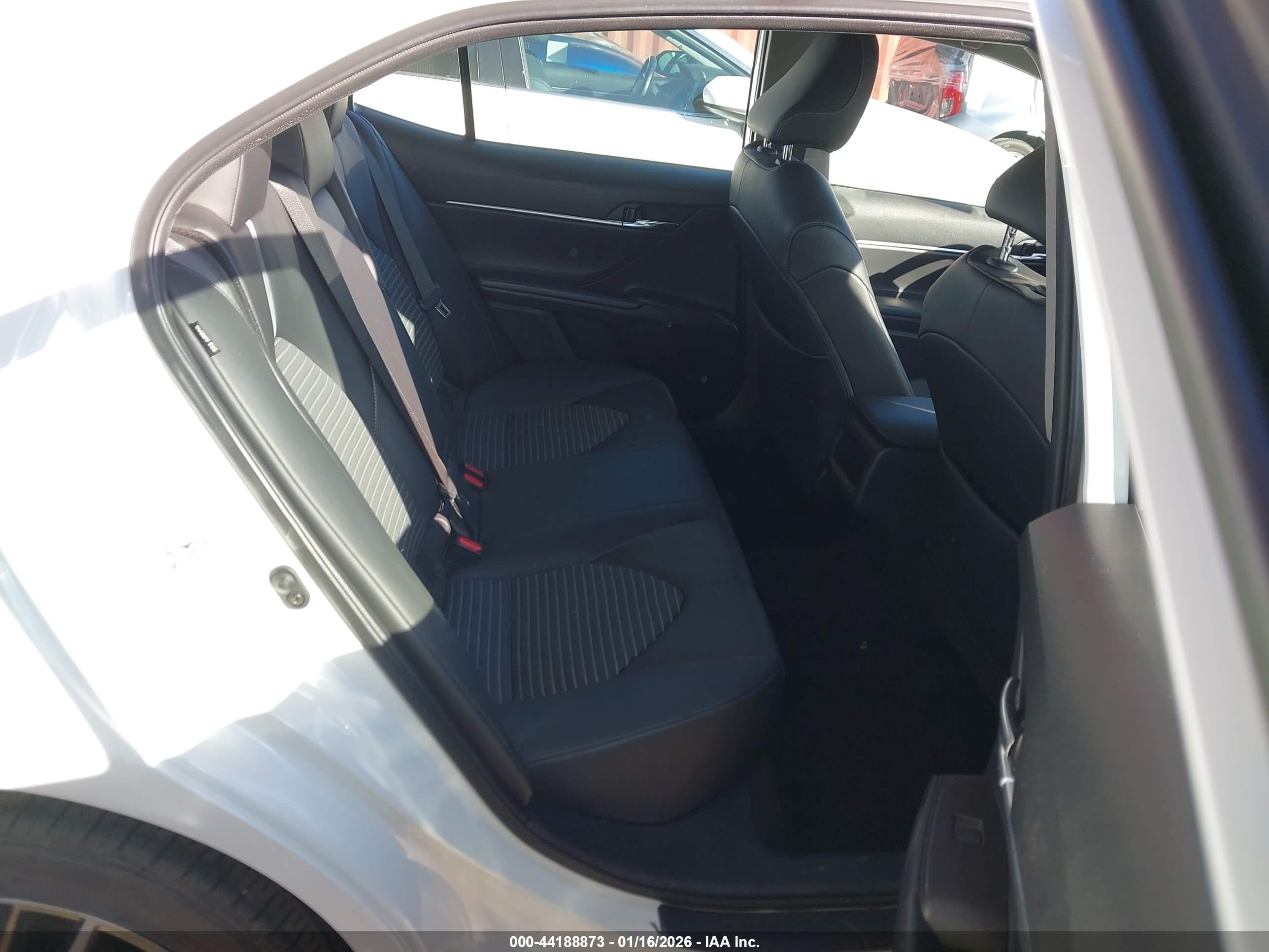TOYOTA CAMRY image 8