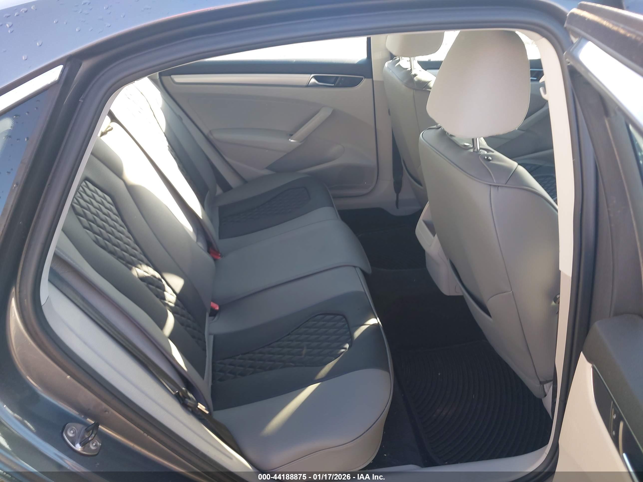 VOLKSWAGEN PASSAT image 8