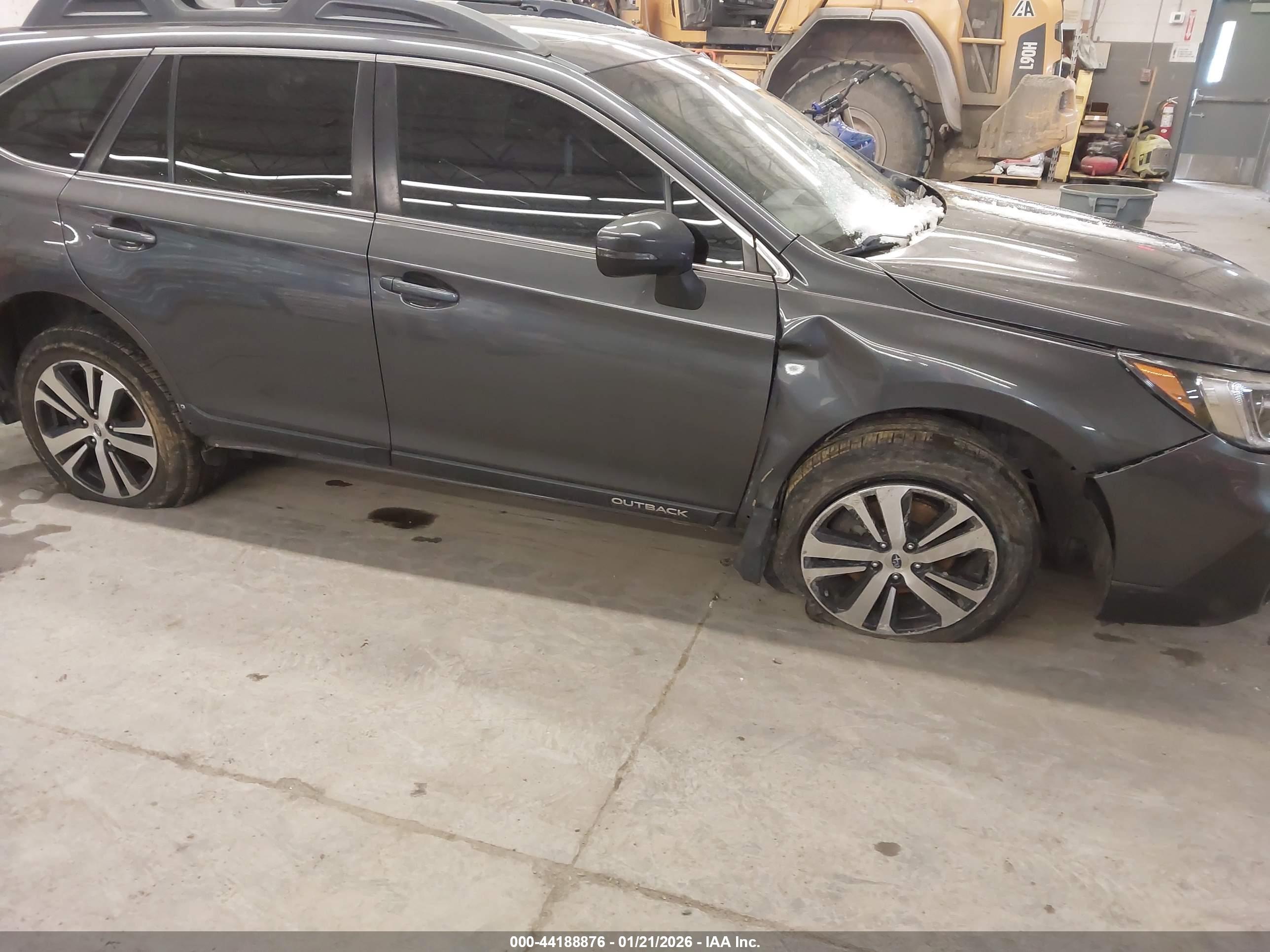 SUBARU OUTBACK image 6