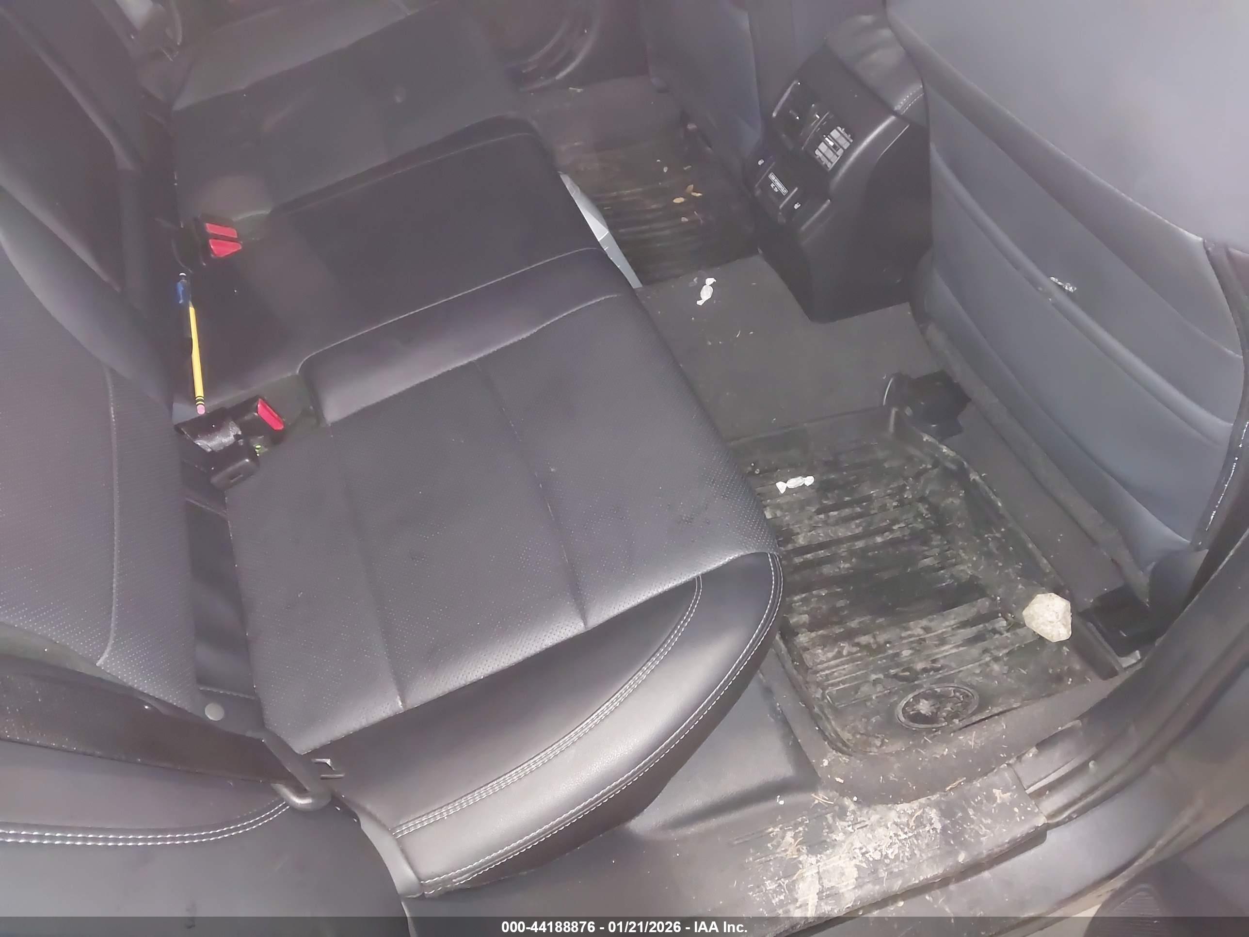 SUBARU OUTBACK image 8