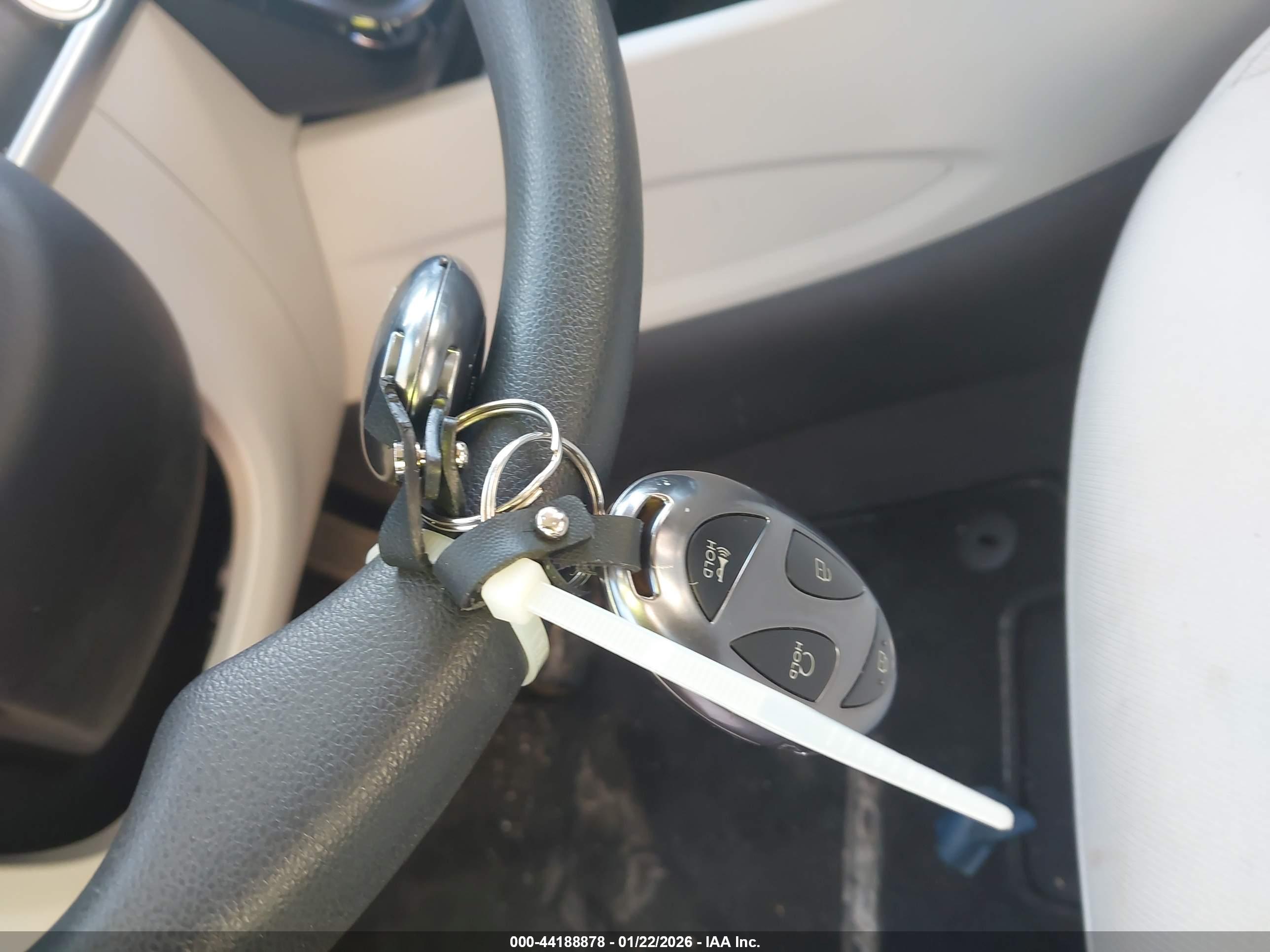 HYUNDAI TUCSON image 11