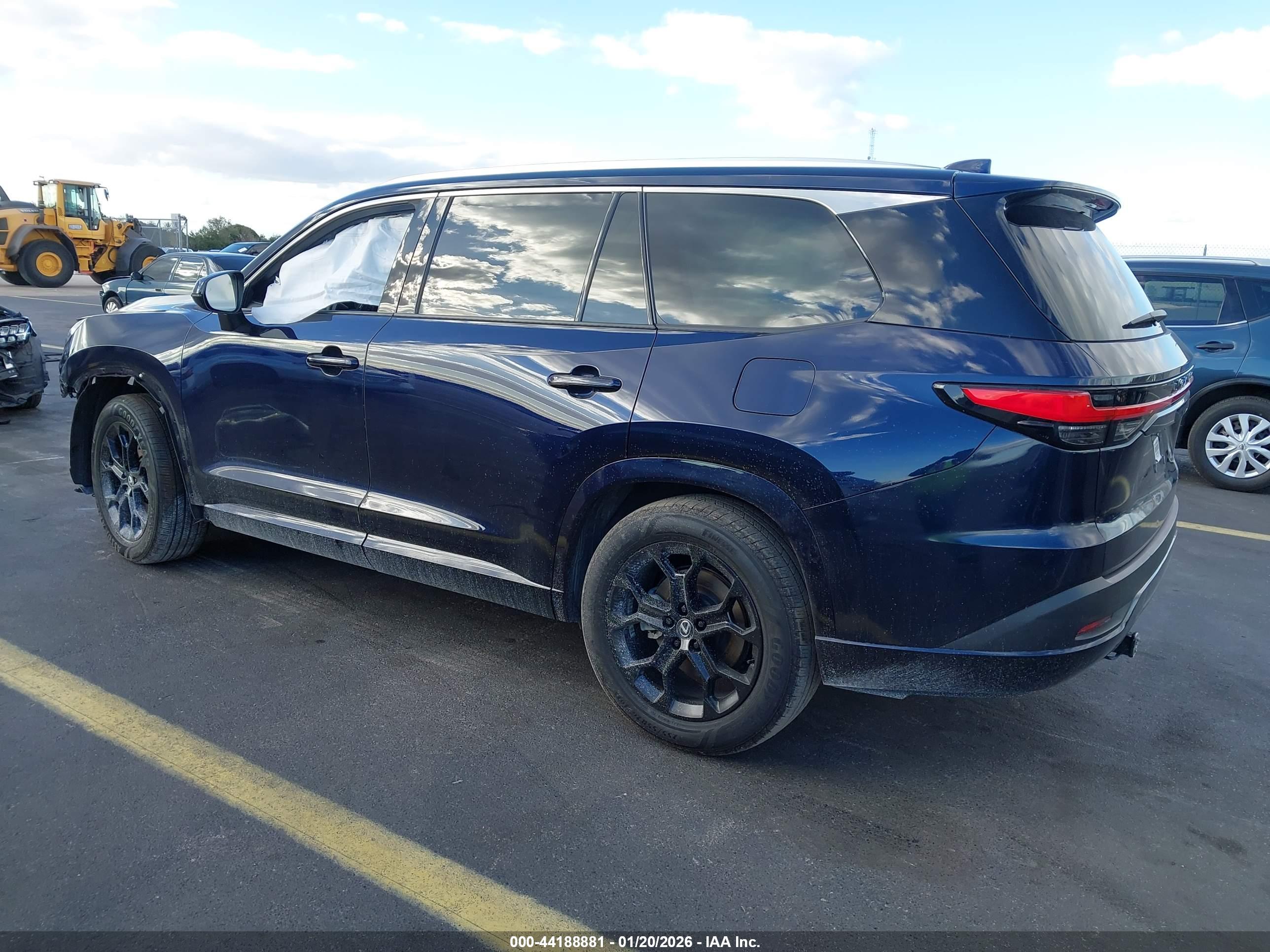 LEXUS TX image 3