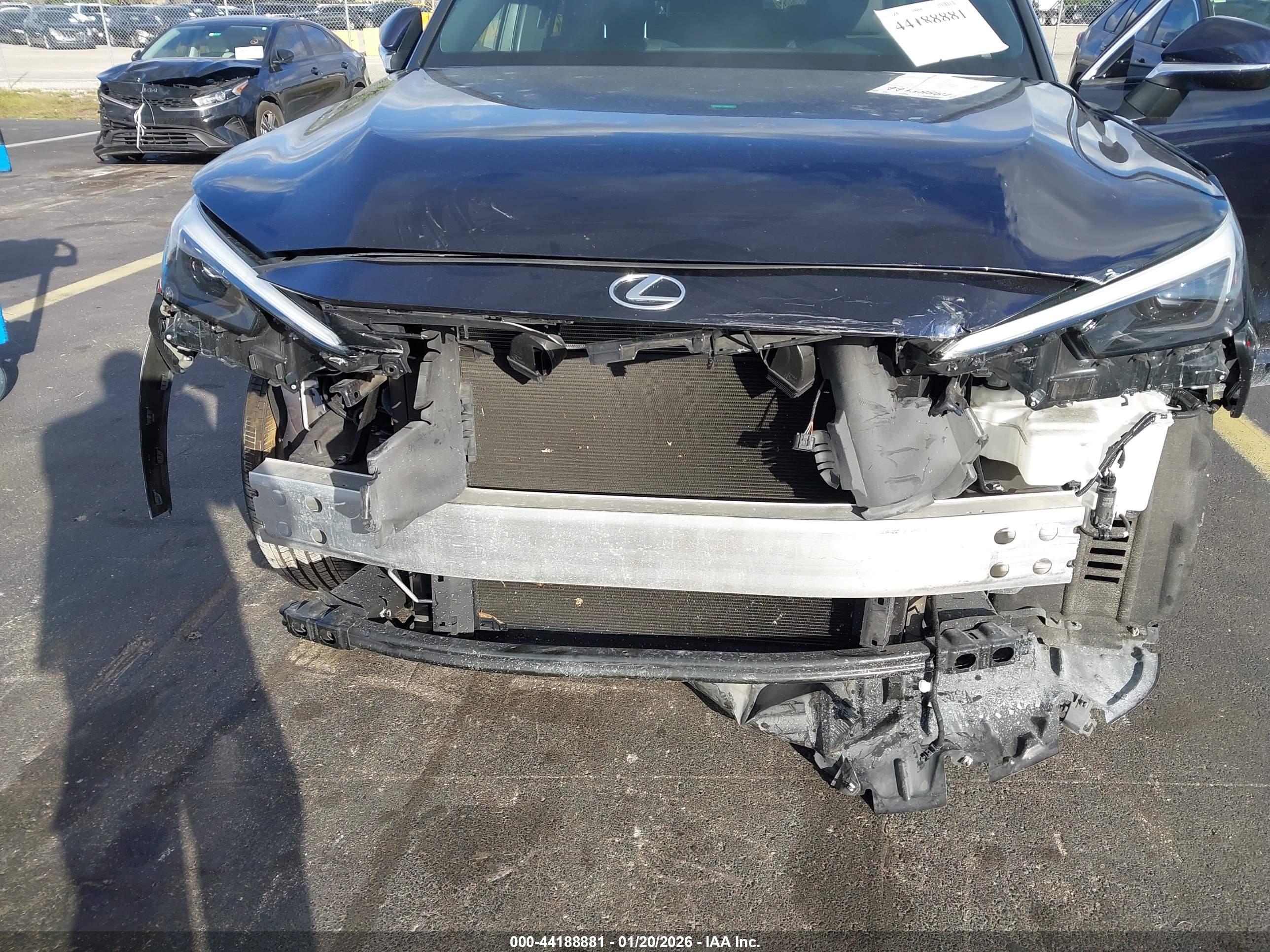 LEXUS TX image 6