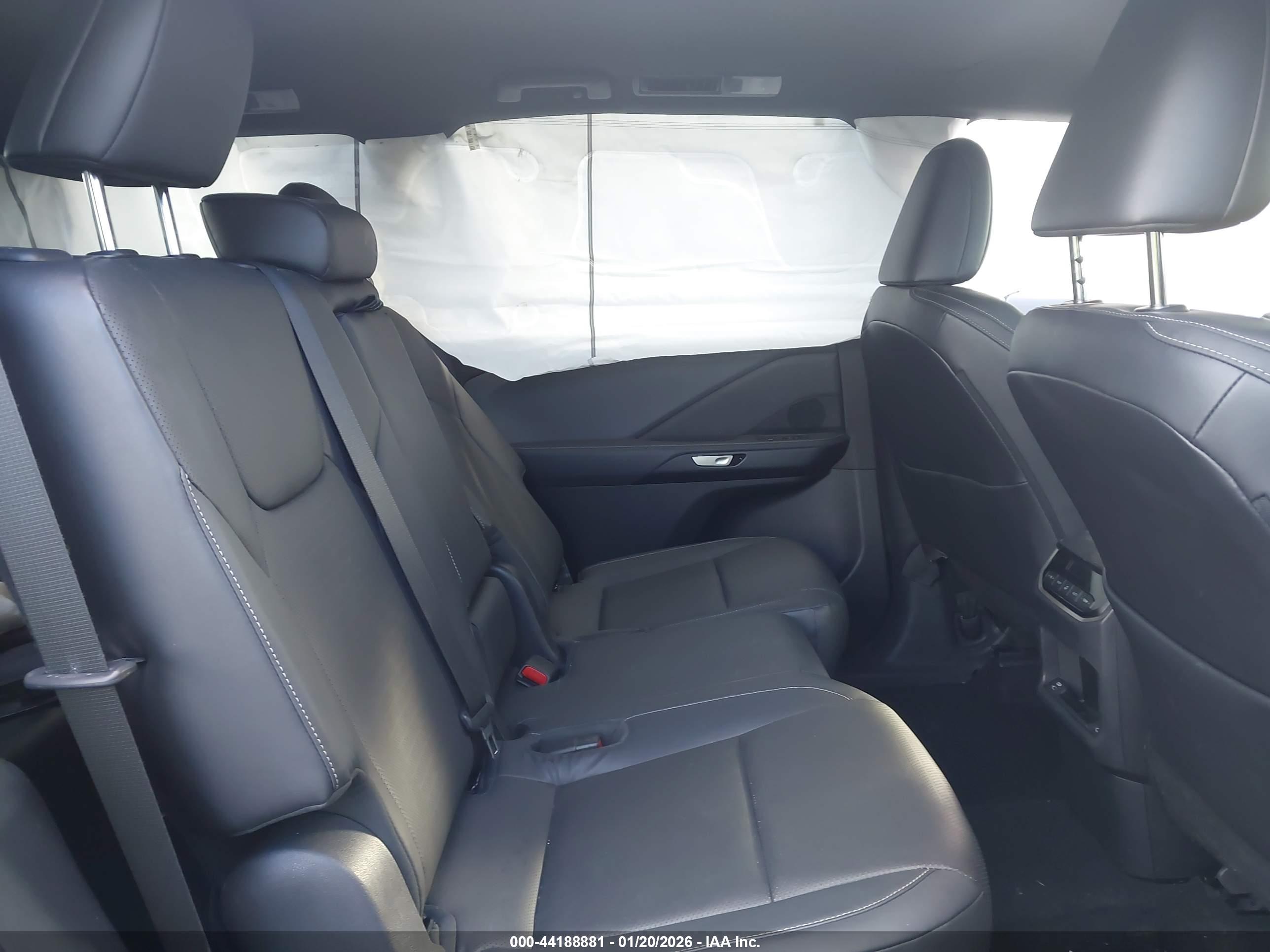 LEXUS TX image 8