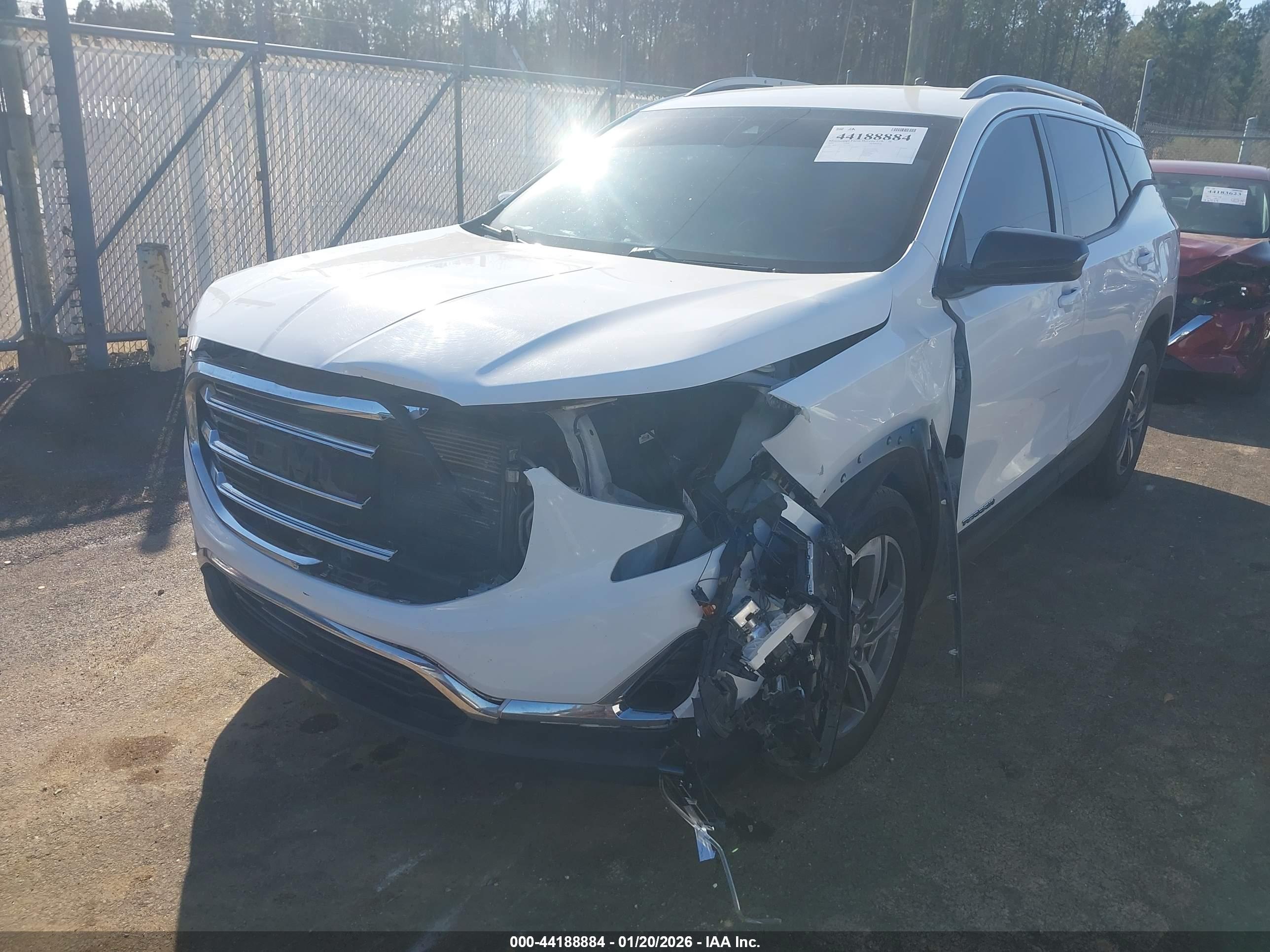 GMC TERRAIN image 6