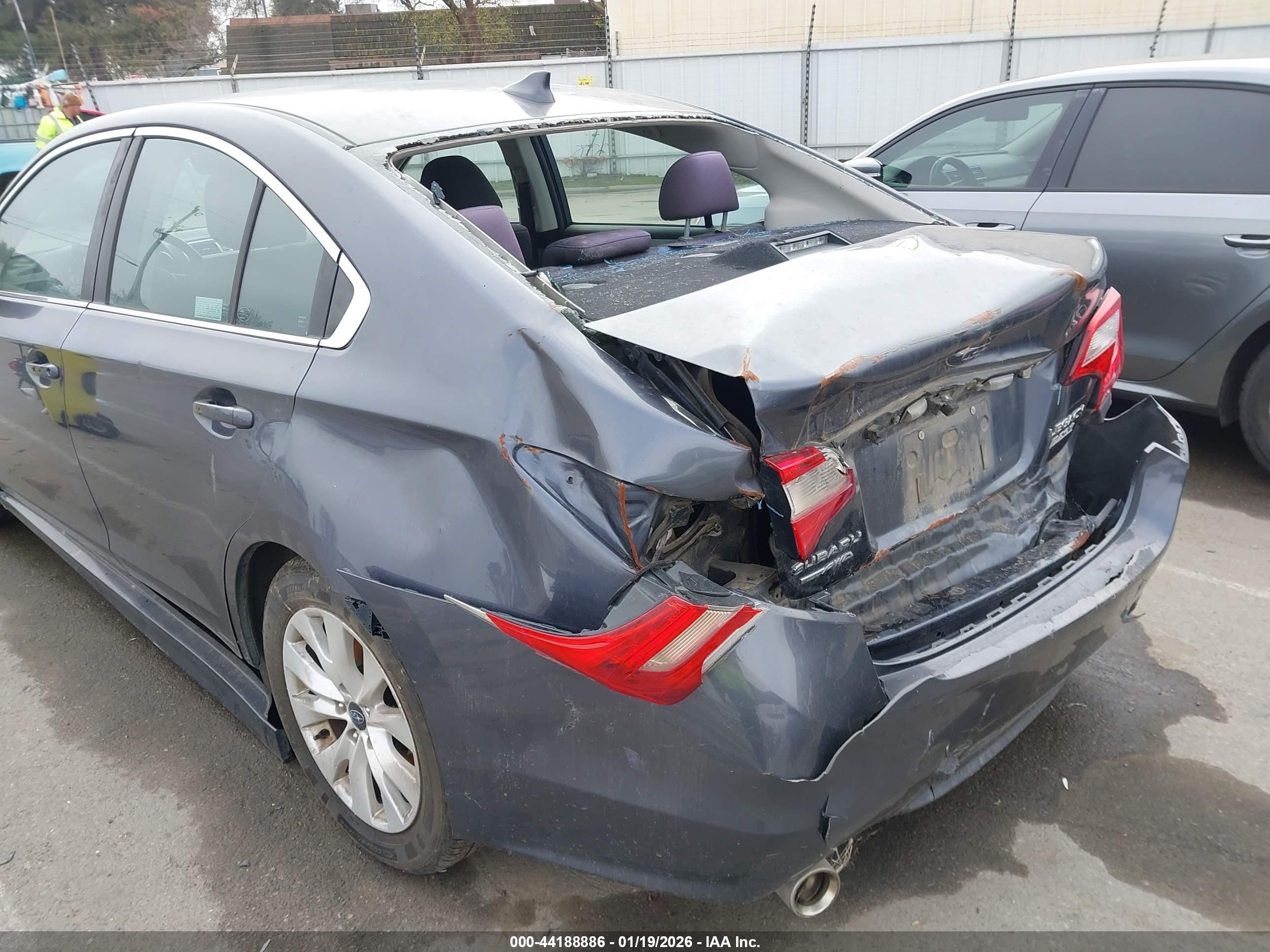 SUBARU LEGACY image 6