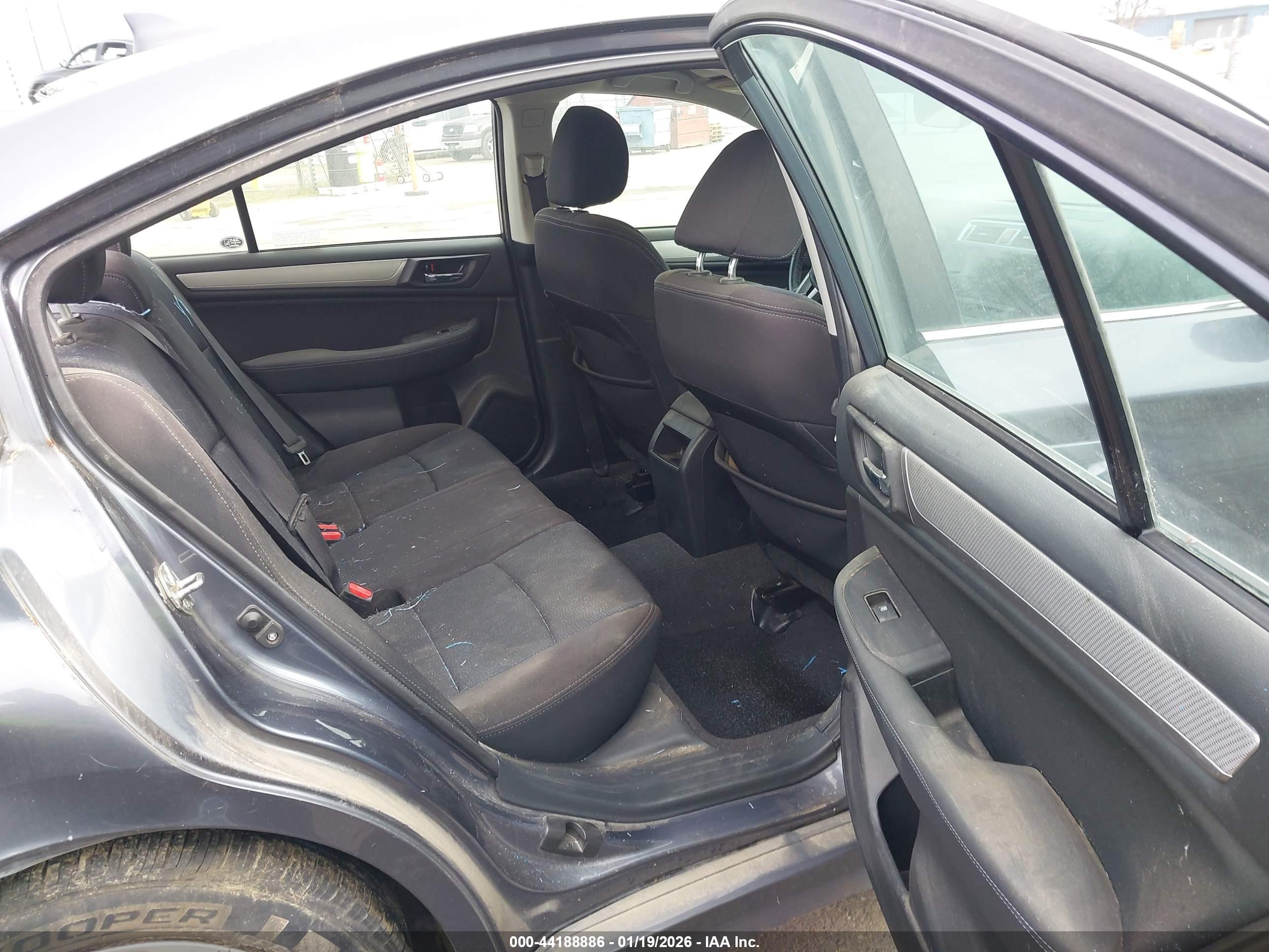 SUBARU LEGACY image 8