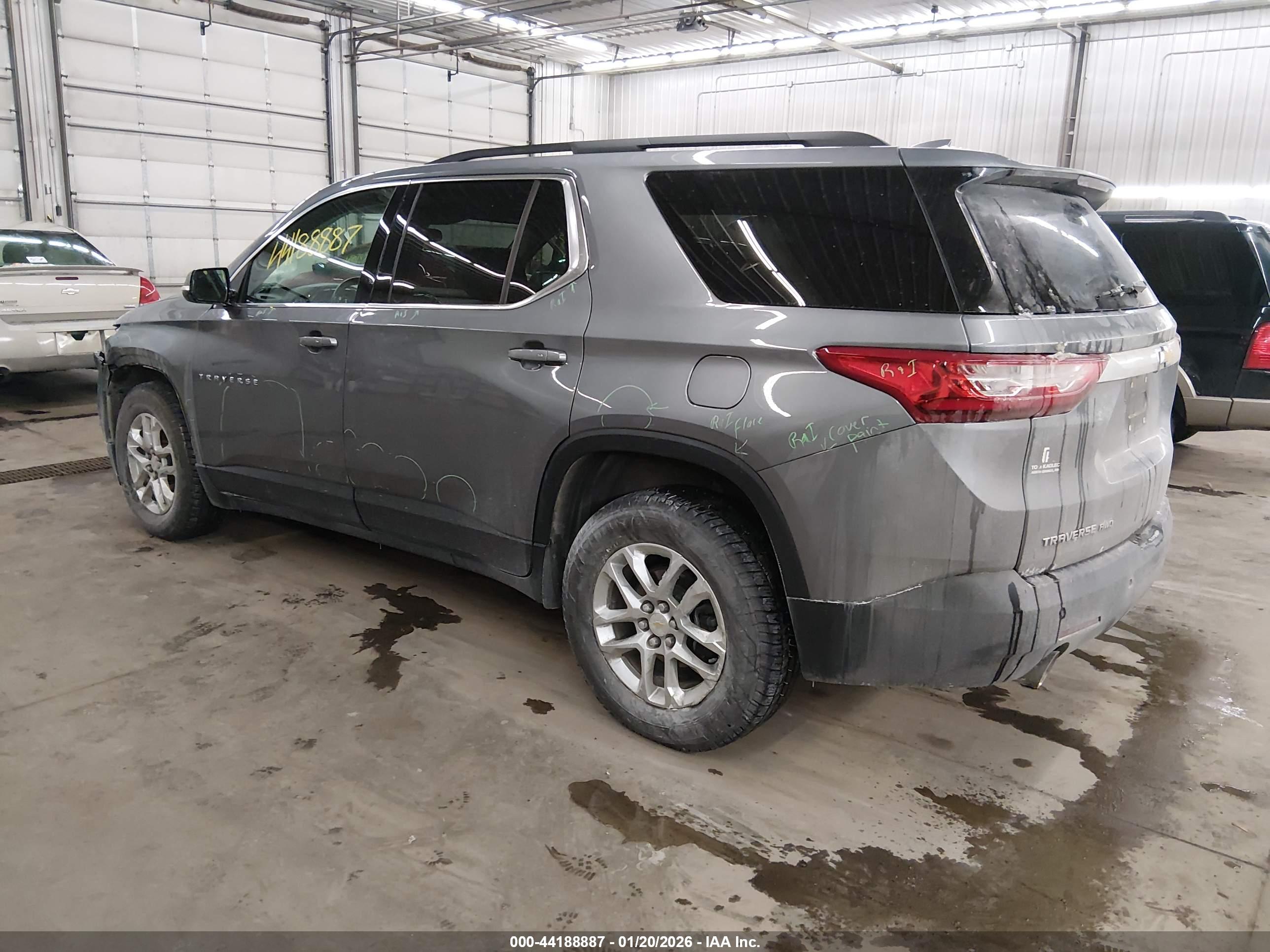 CHEVROLET TRAVERSE image 3