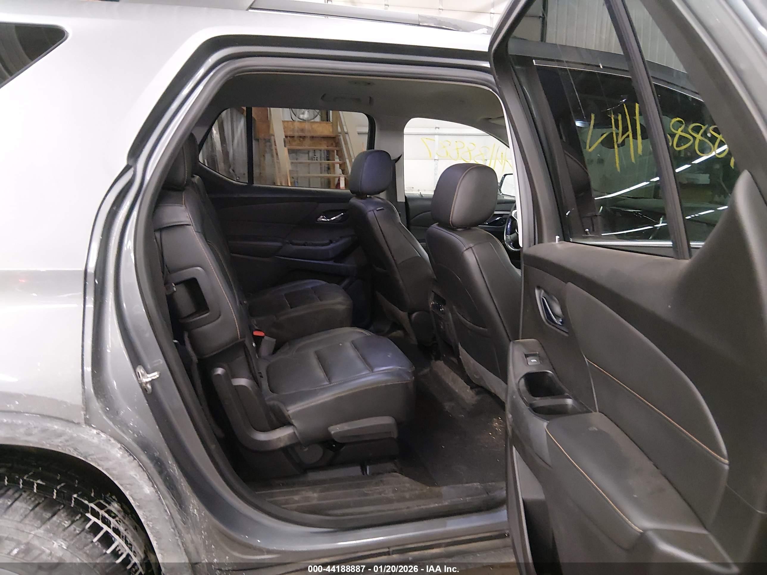 CHEVROLET TRAVERSE image 8