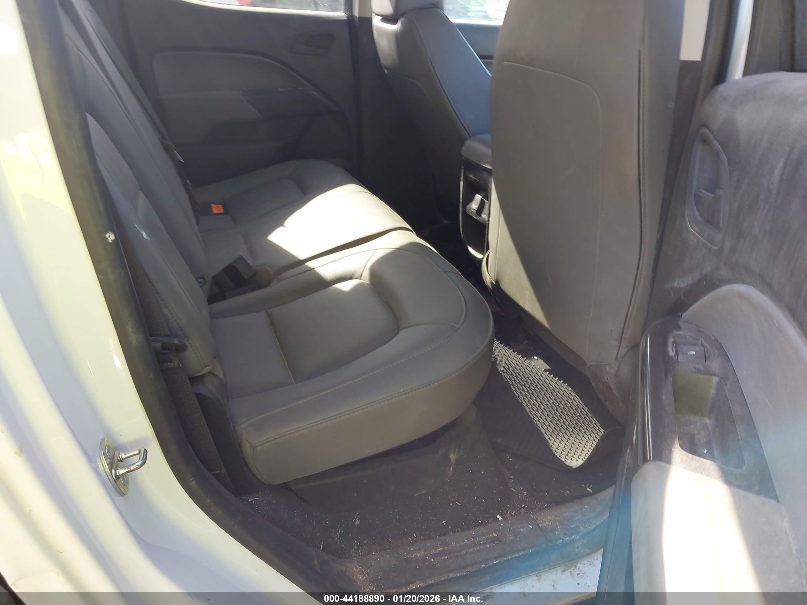 CHEVROLET COLORADO image 8