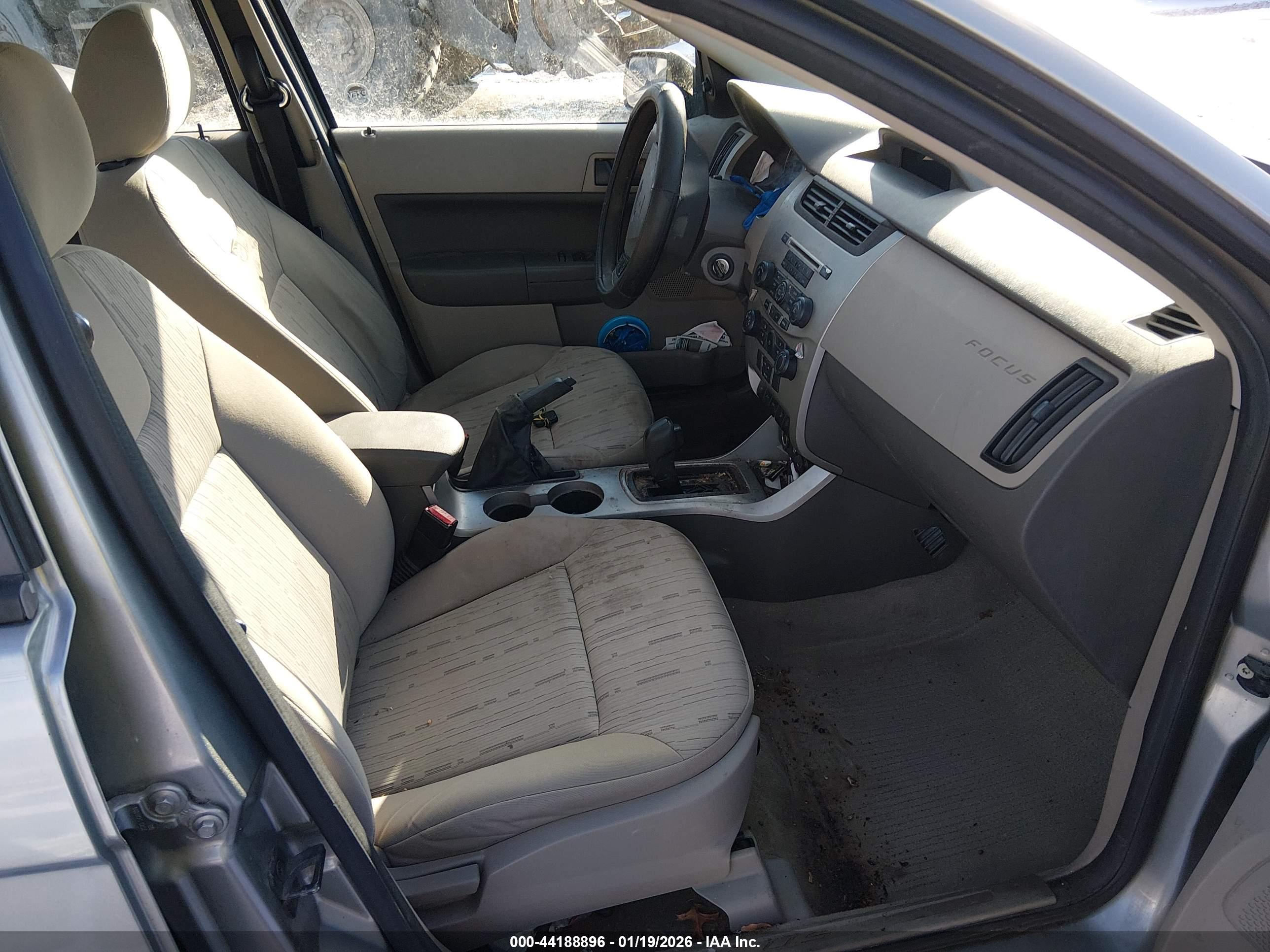 FORD FOCUS image 5