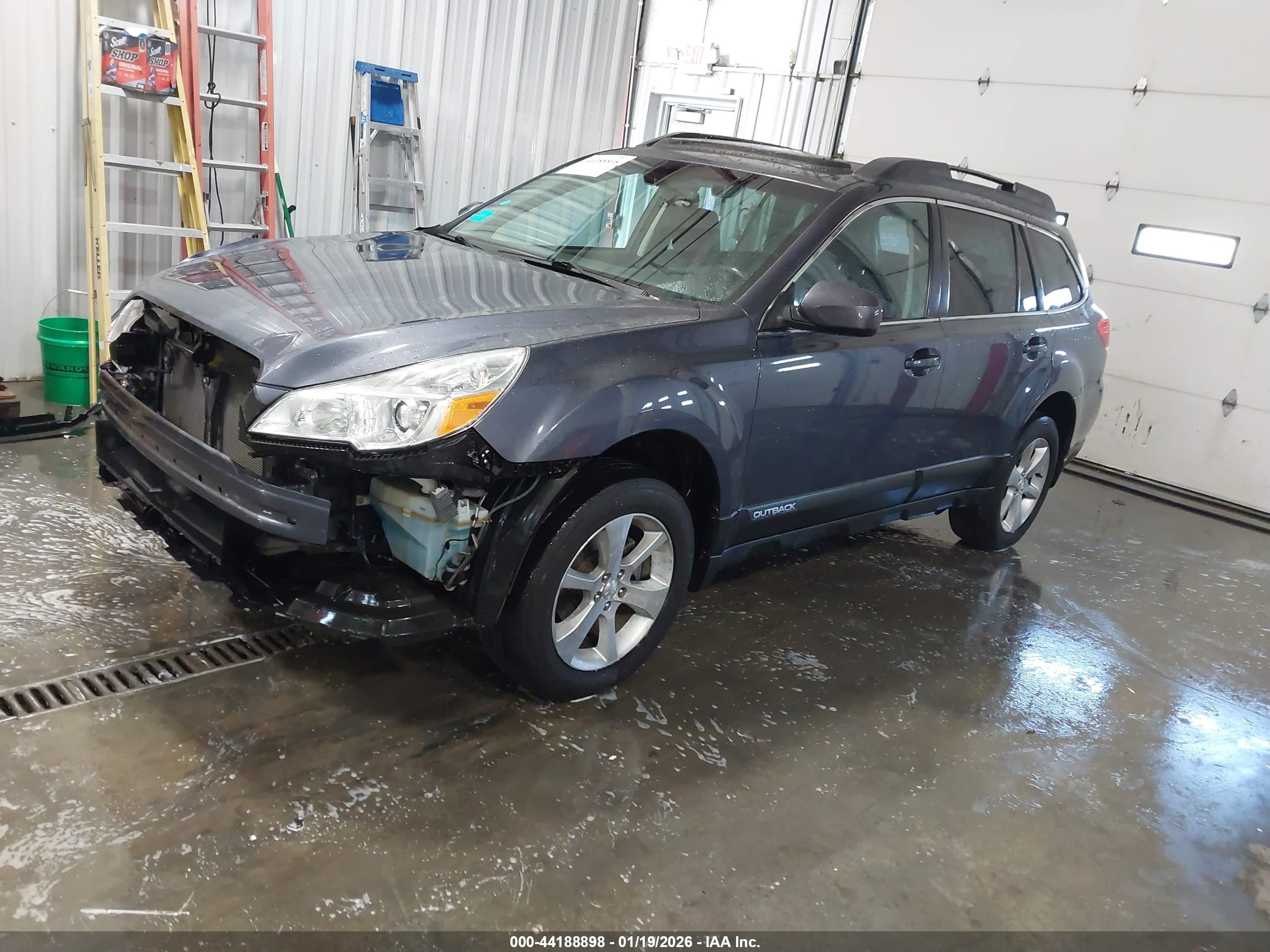 SUBARU OUTBACK image 2