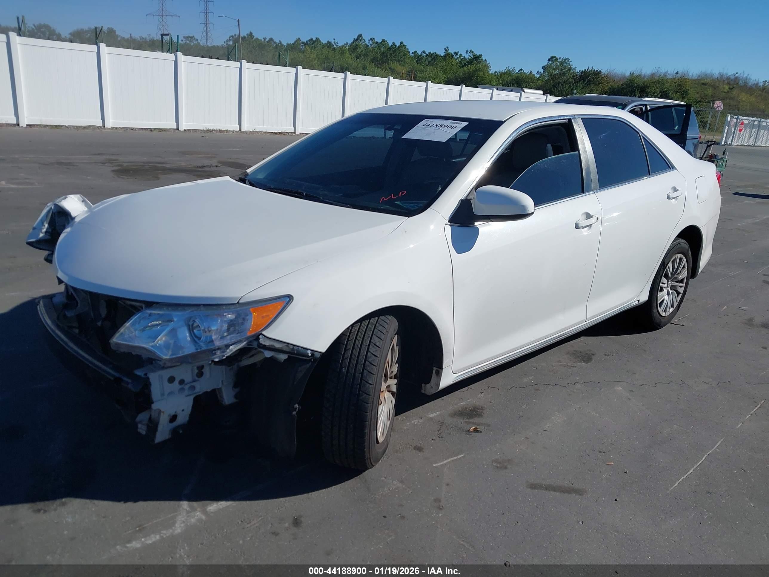 TOYOTA CAMRY image 2