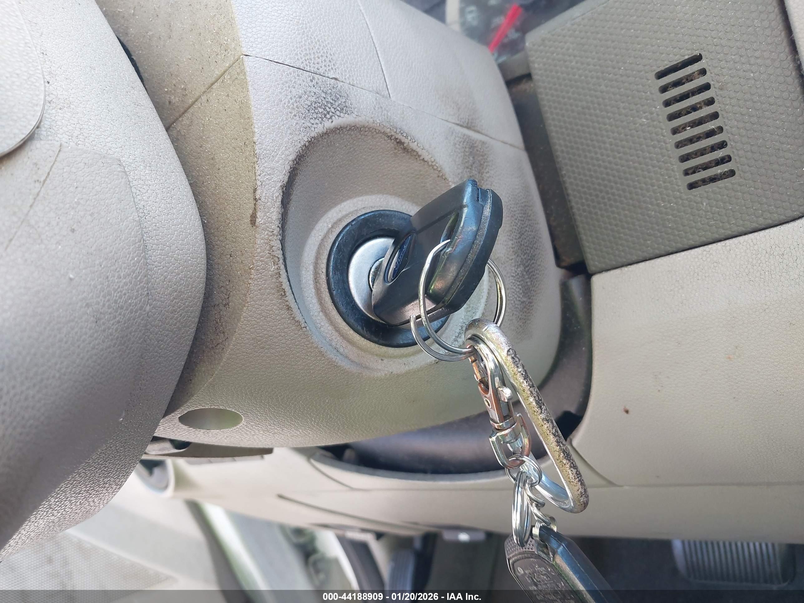 FORD ESCAPE image 11