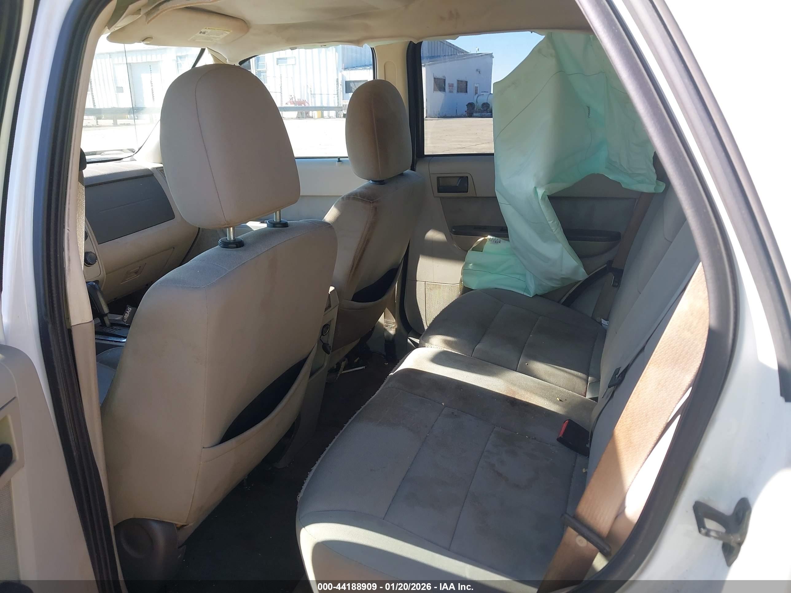 FORD ESCAPE image 8