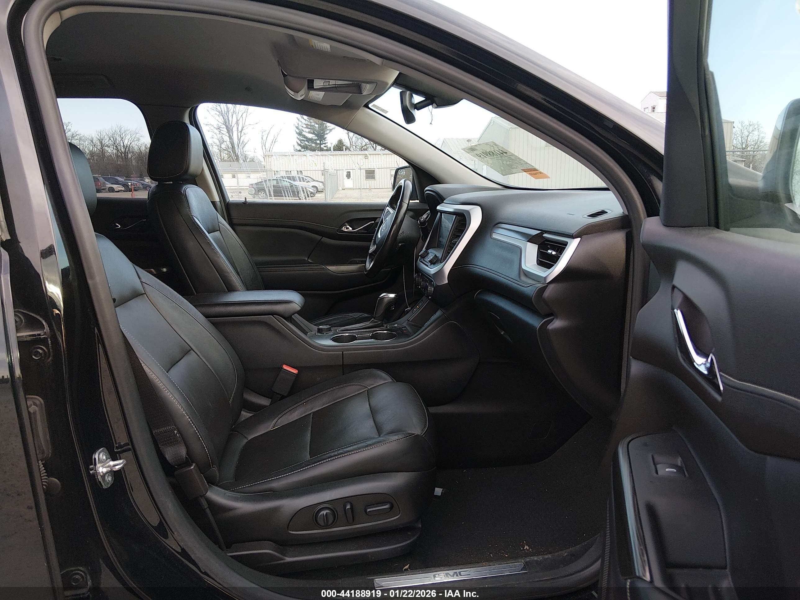GMC ACADIA image 5
