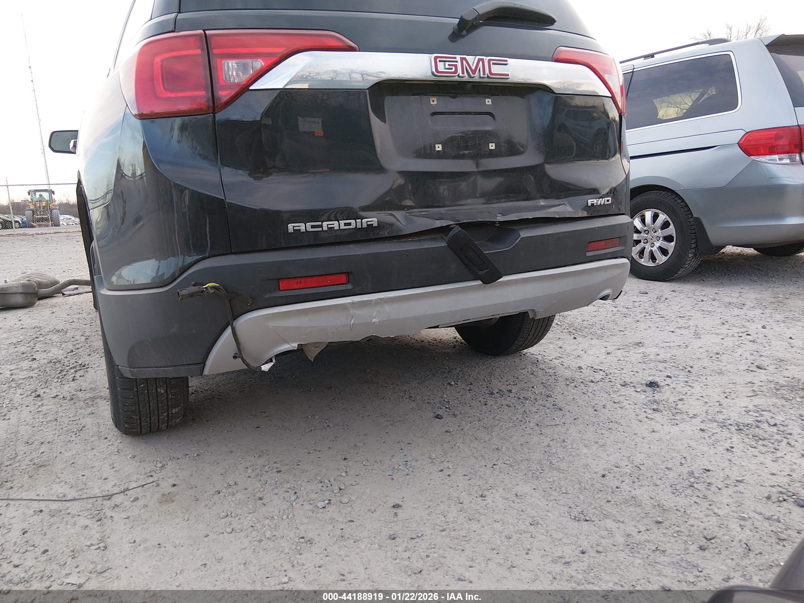 GMC ACADIA image 6