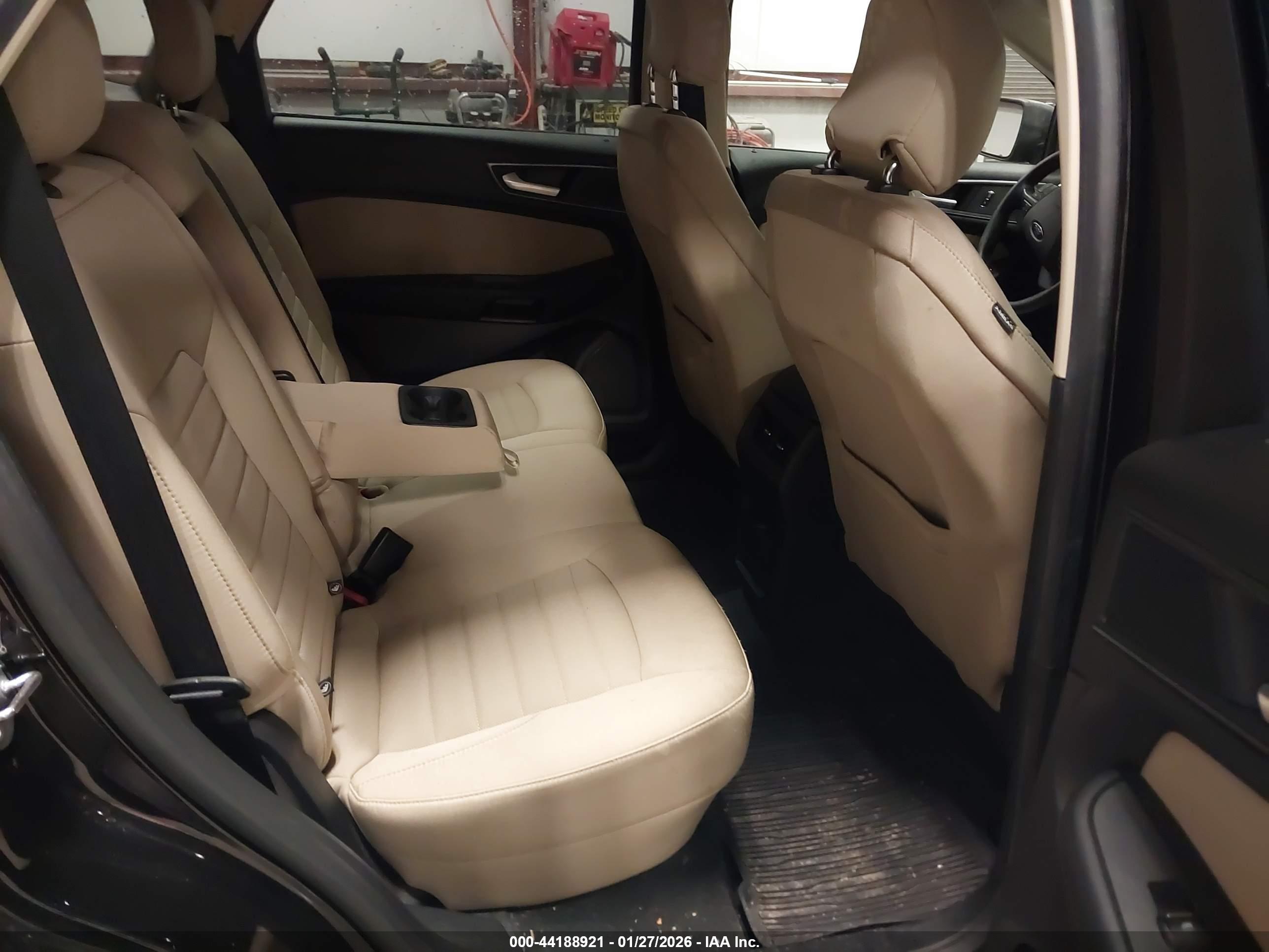FORD EDGE image 8