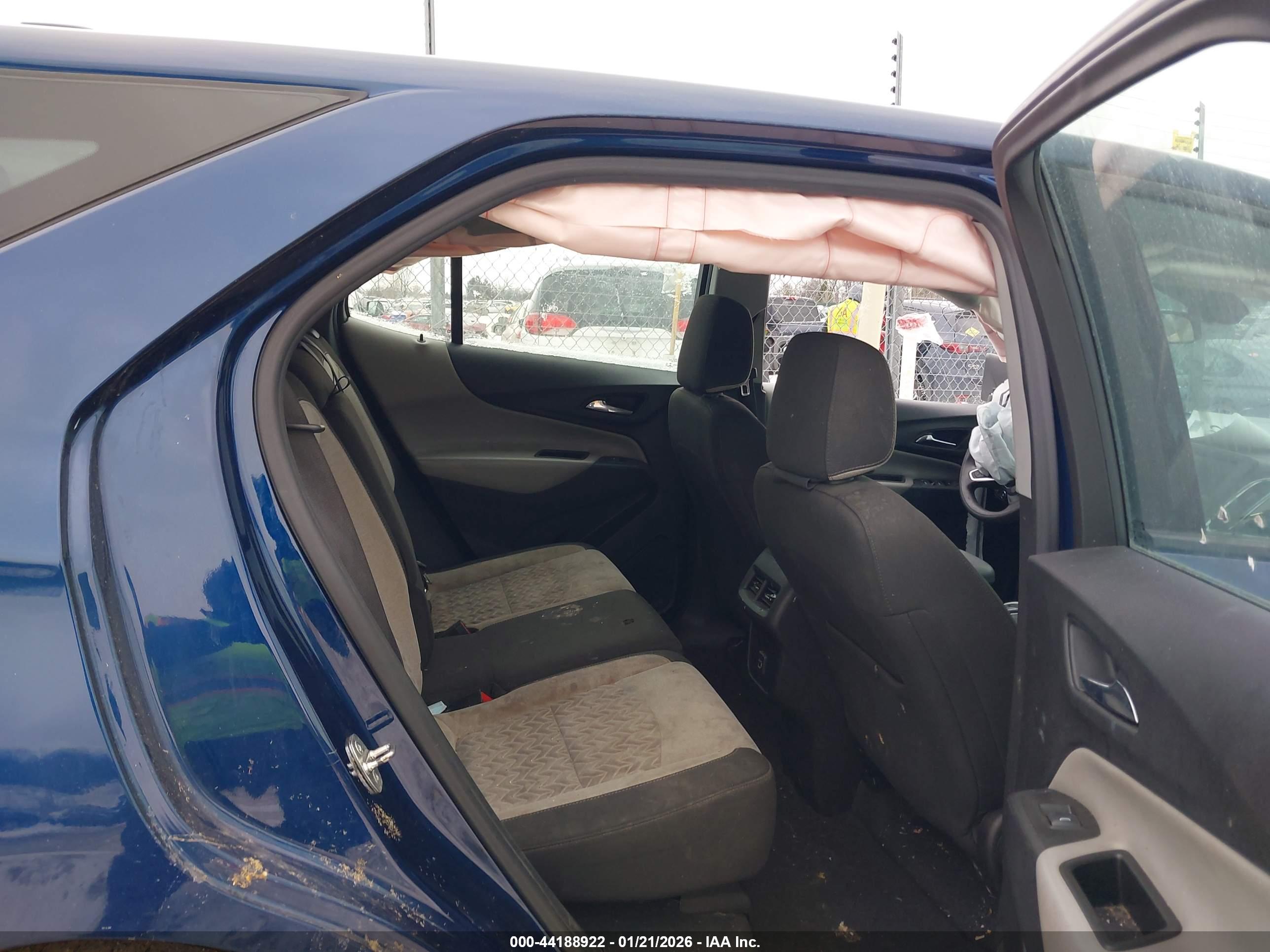 CHEVROLET EQUINOX image 8