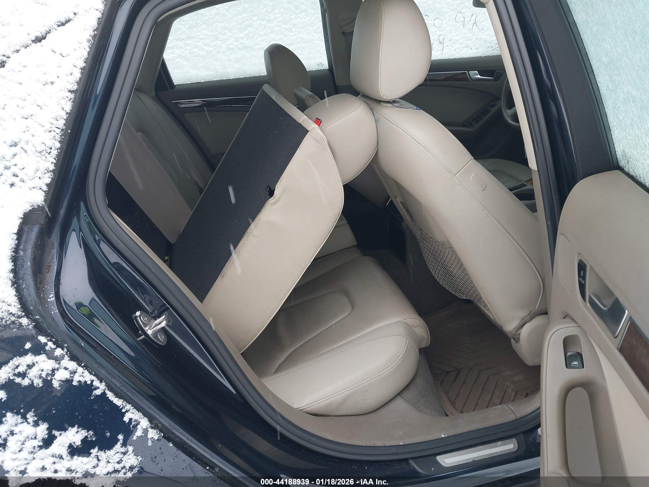 AUDI A4 image 8