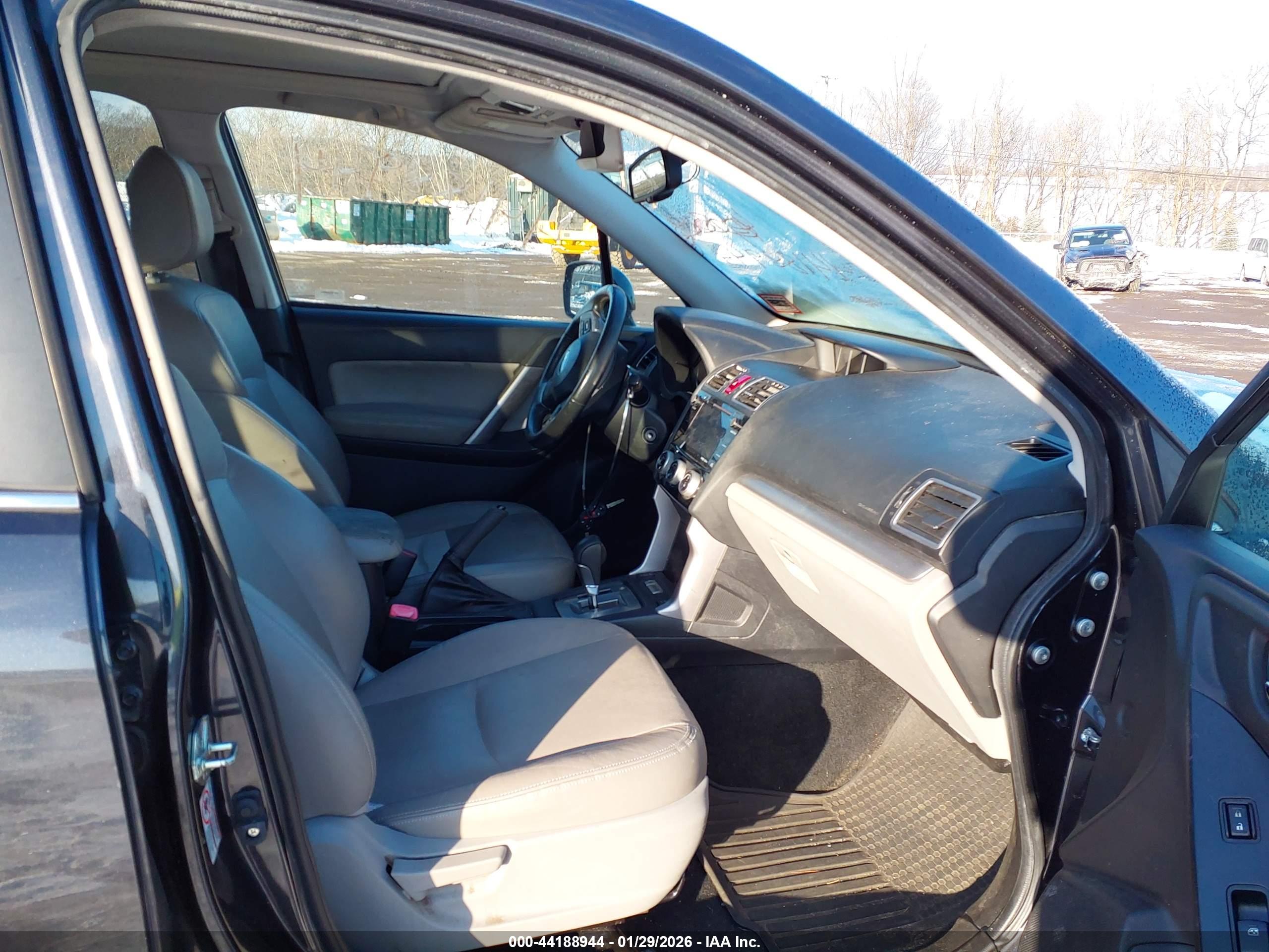 SUBARU FORESTER image 5