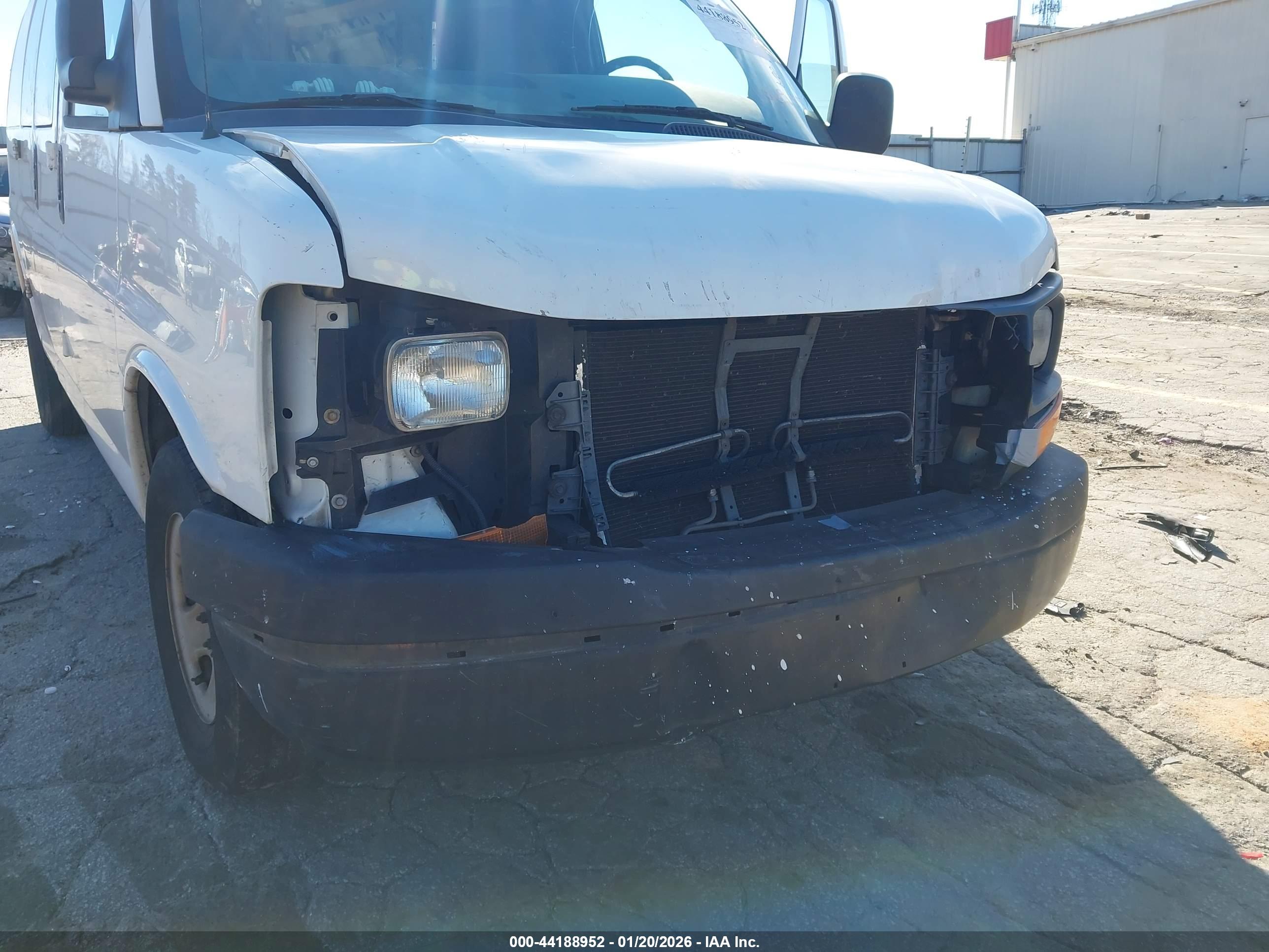 CHEVROLET EXPRESS image 6