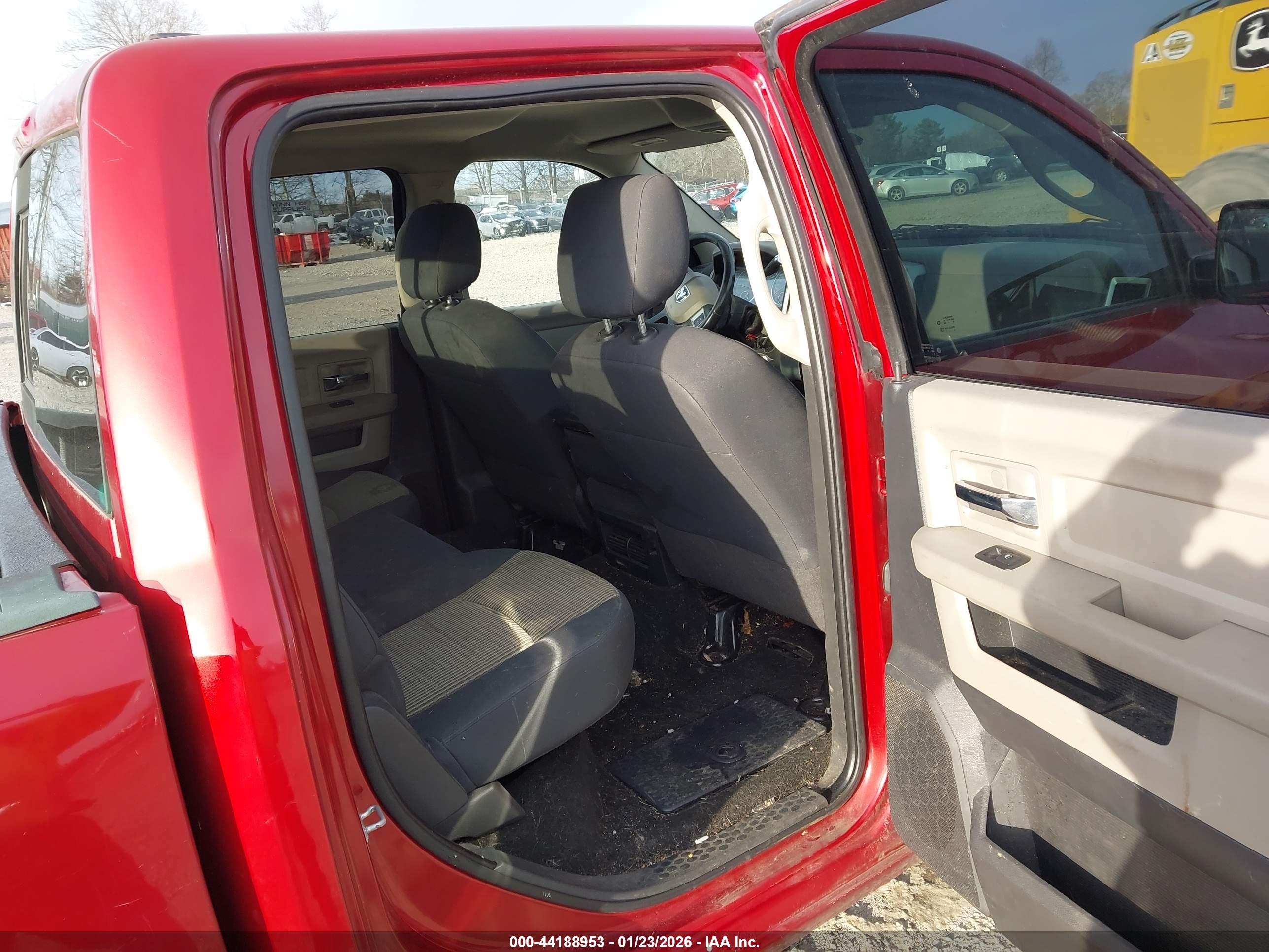 DODGE RAM image 8