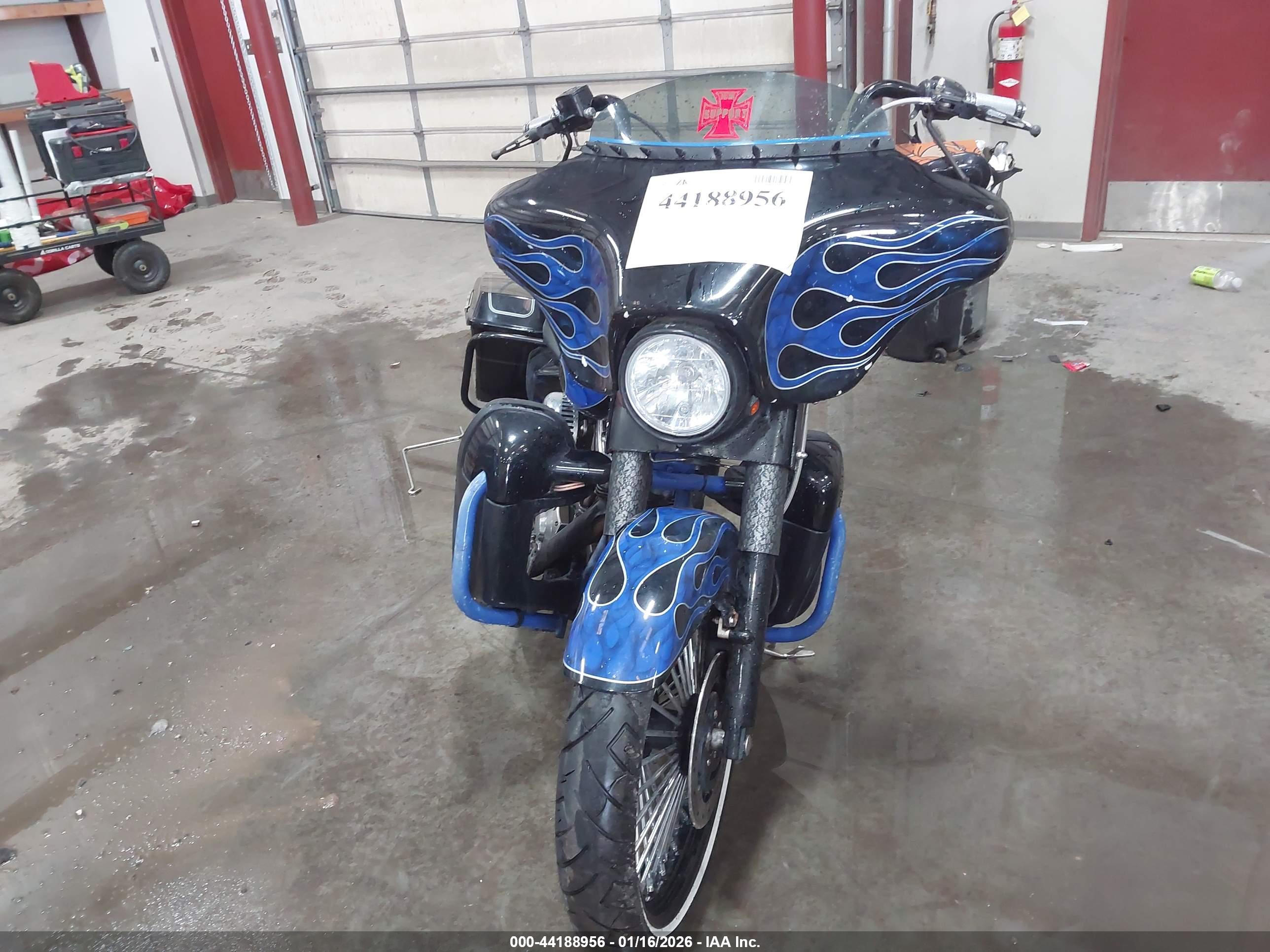 HARLEY-DAVIDSON FLHRI image 5