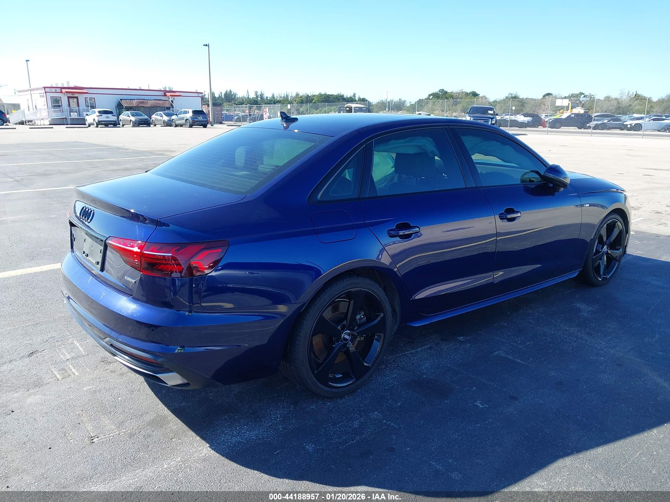 AUDI A4 image 4