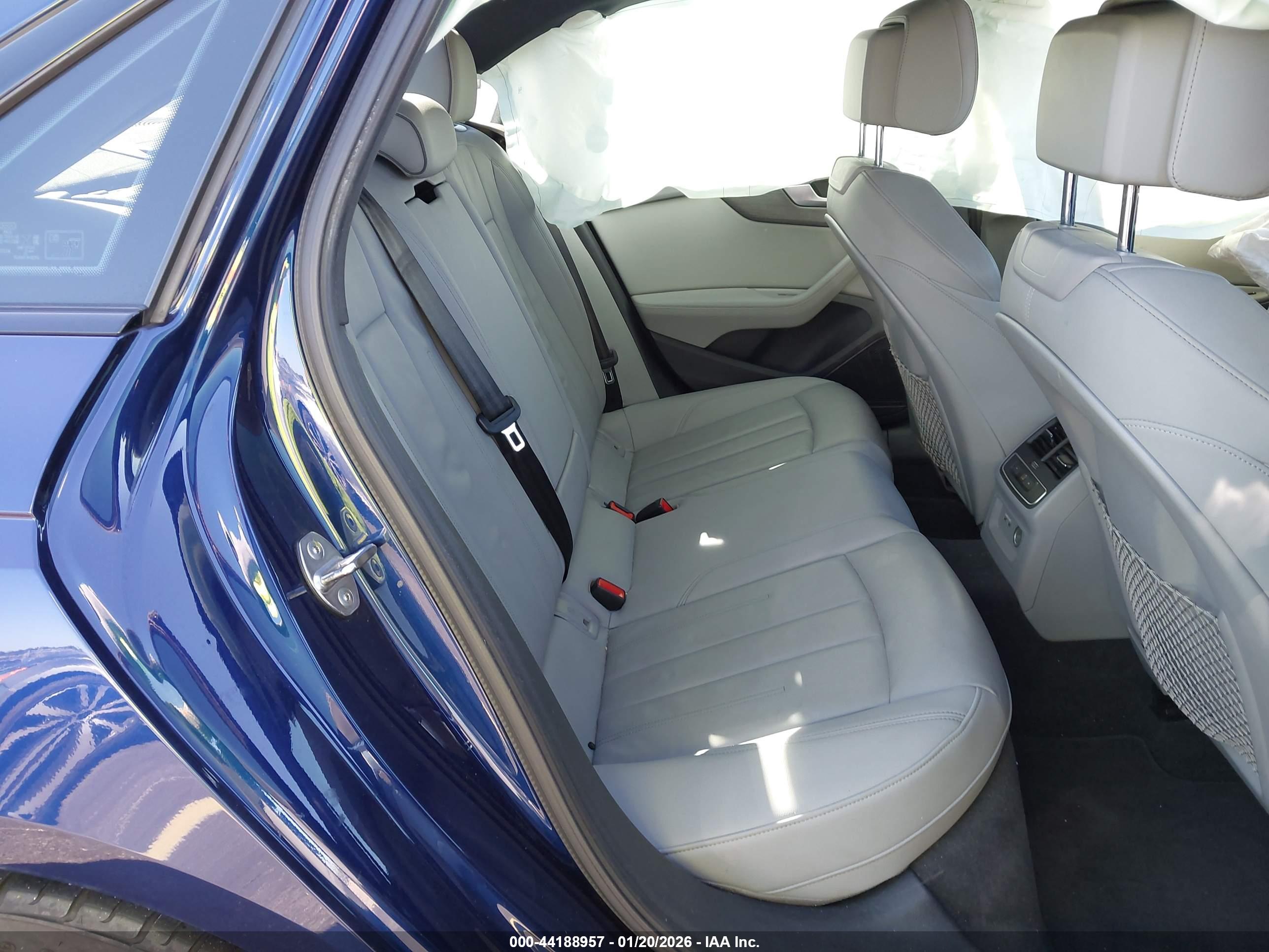 AUDI A4 image 8