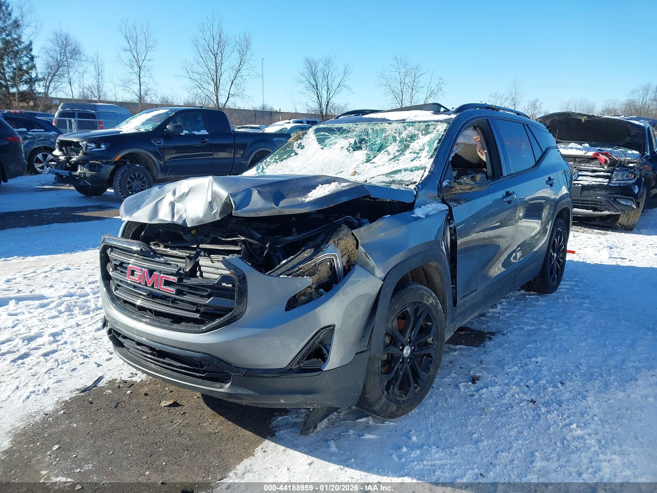 GMC TERRAIN image 2