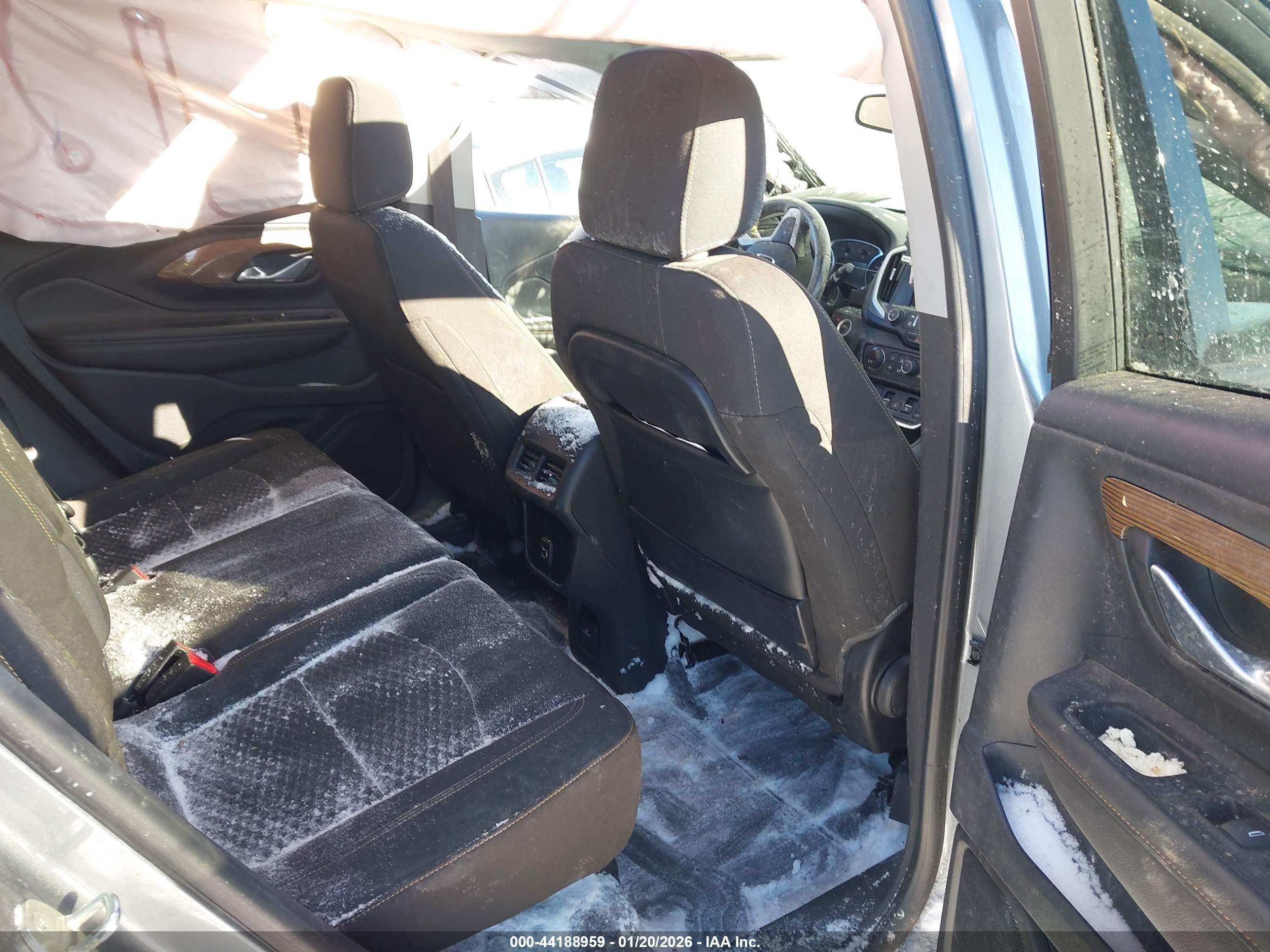 GMC TERRAIN image 8