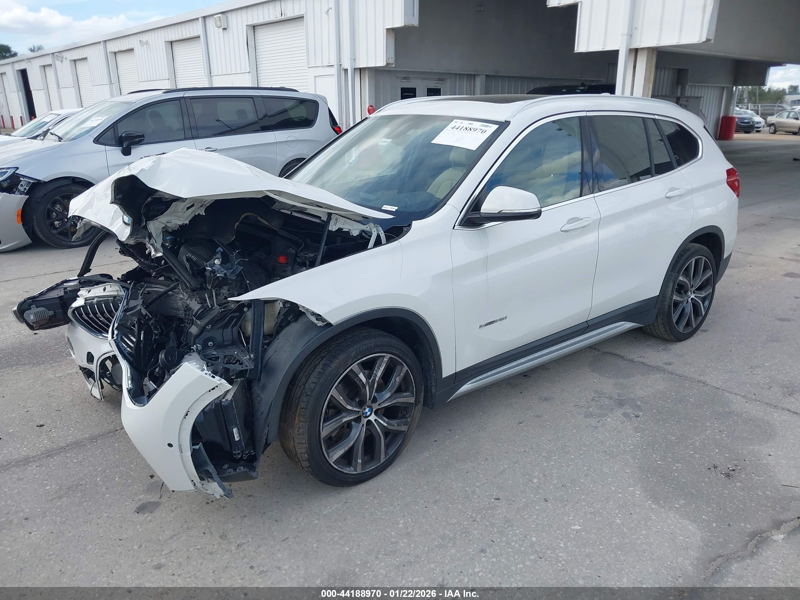 BMW X1 image 2