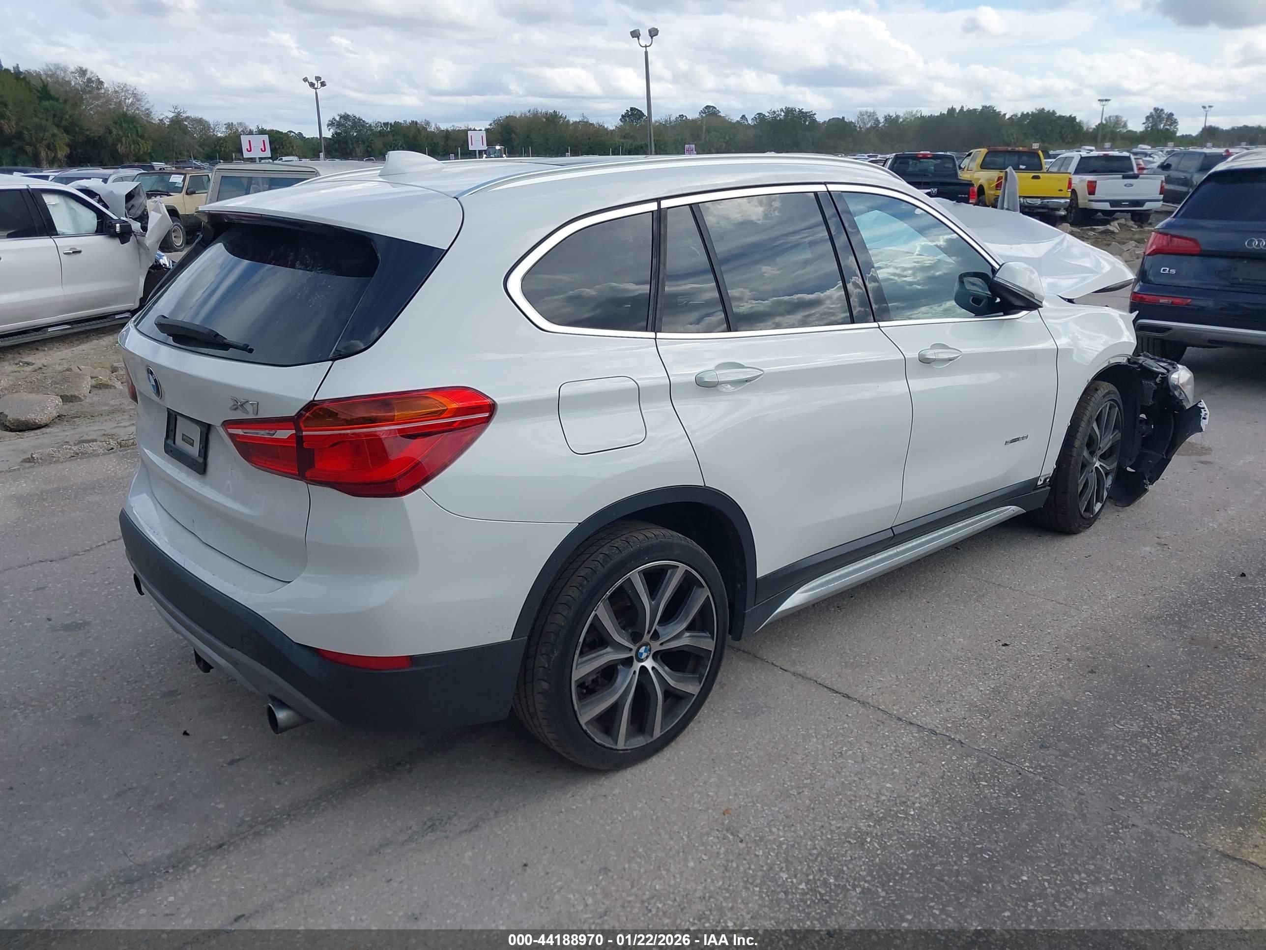 BMW X1 image 4