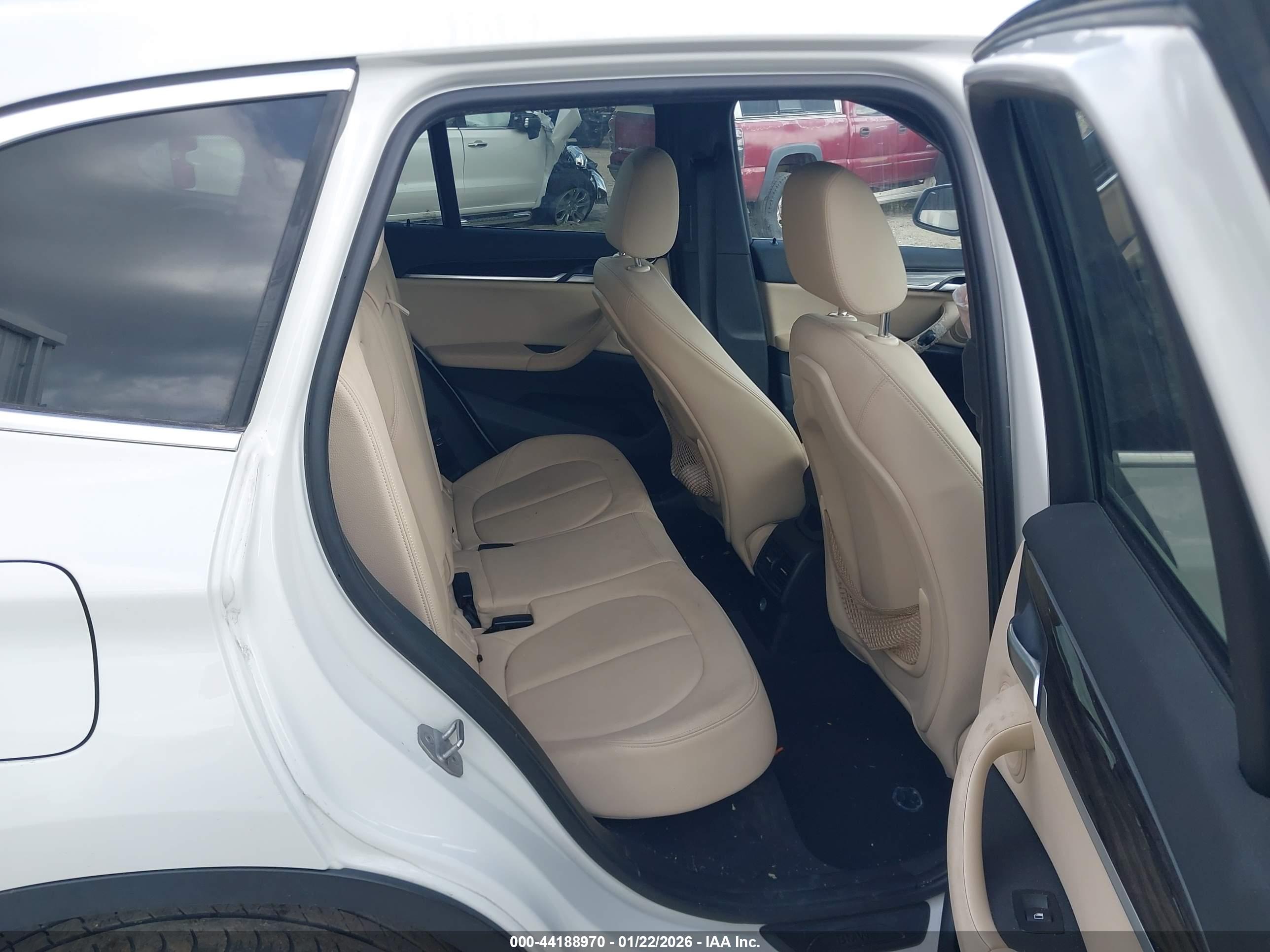 BMW X1 image 8
