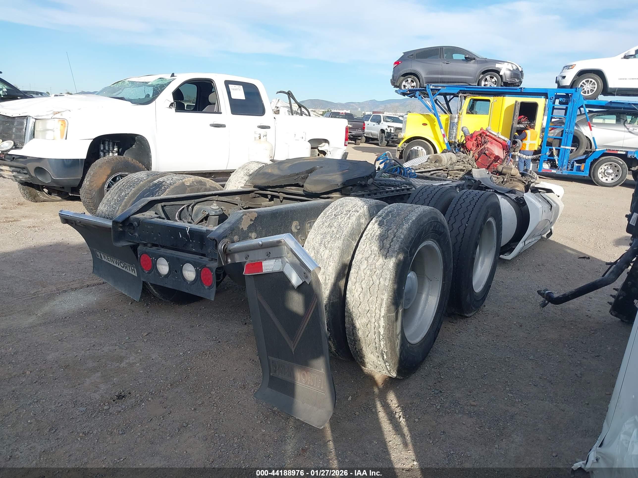KENWORTH CONSTRUCTION image 4