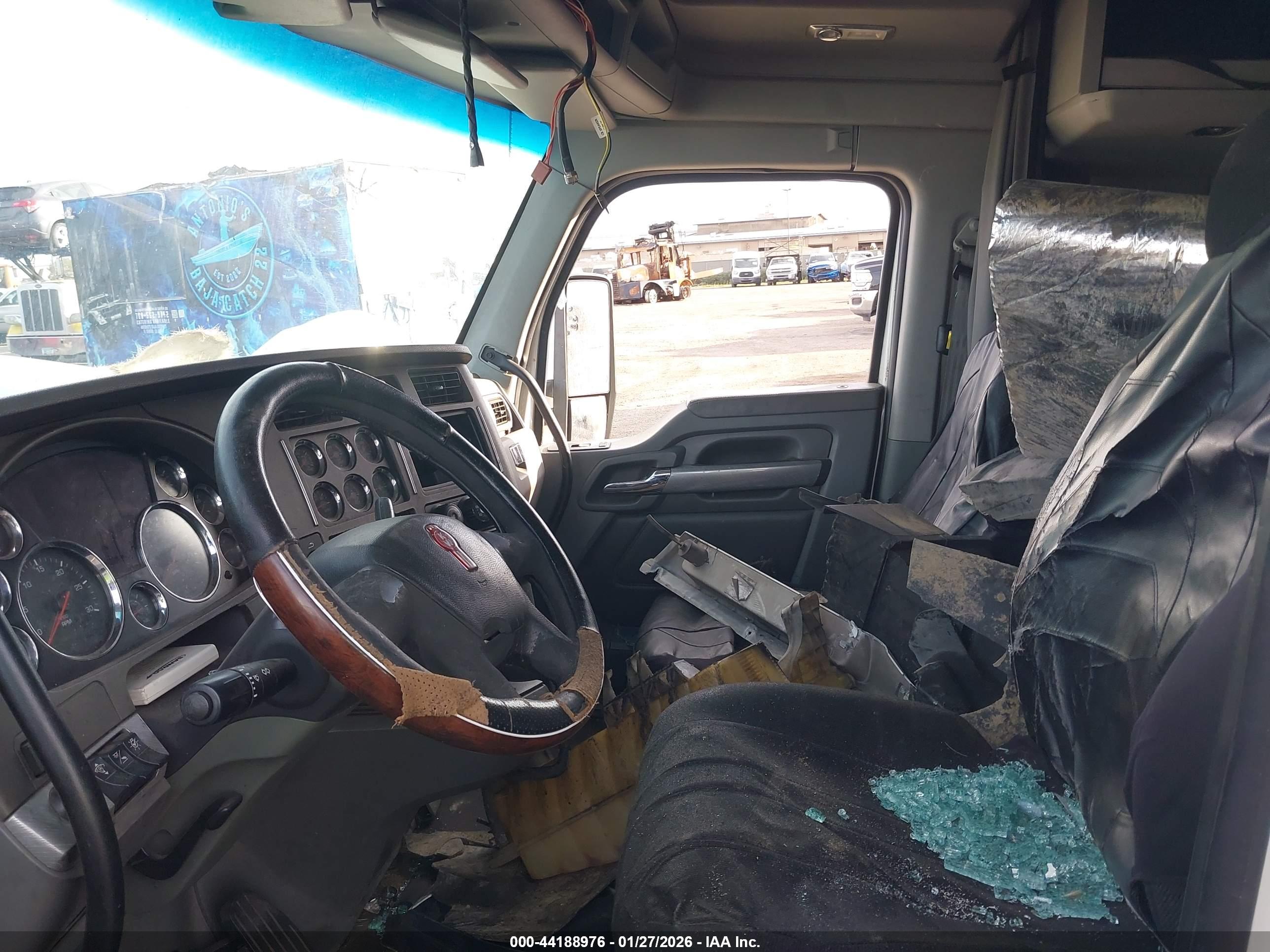 KENWORTH CONSTRUCTION image 8
