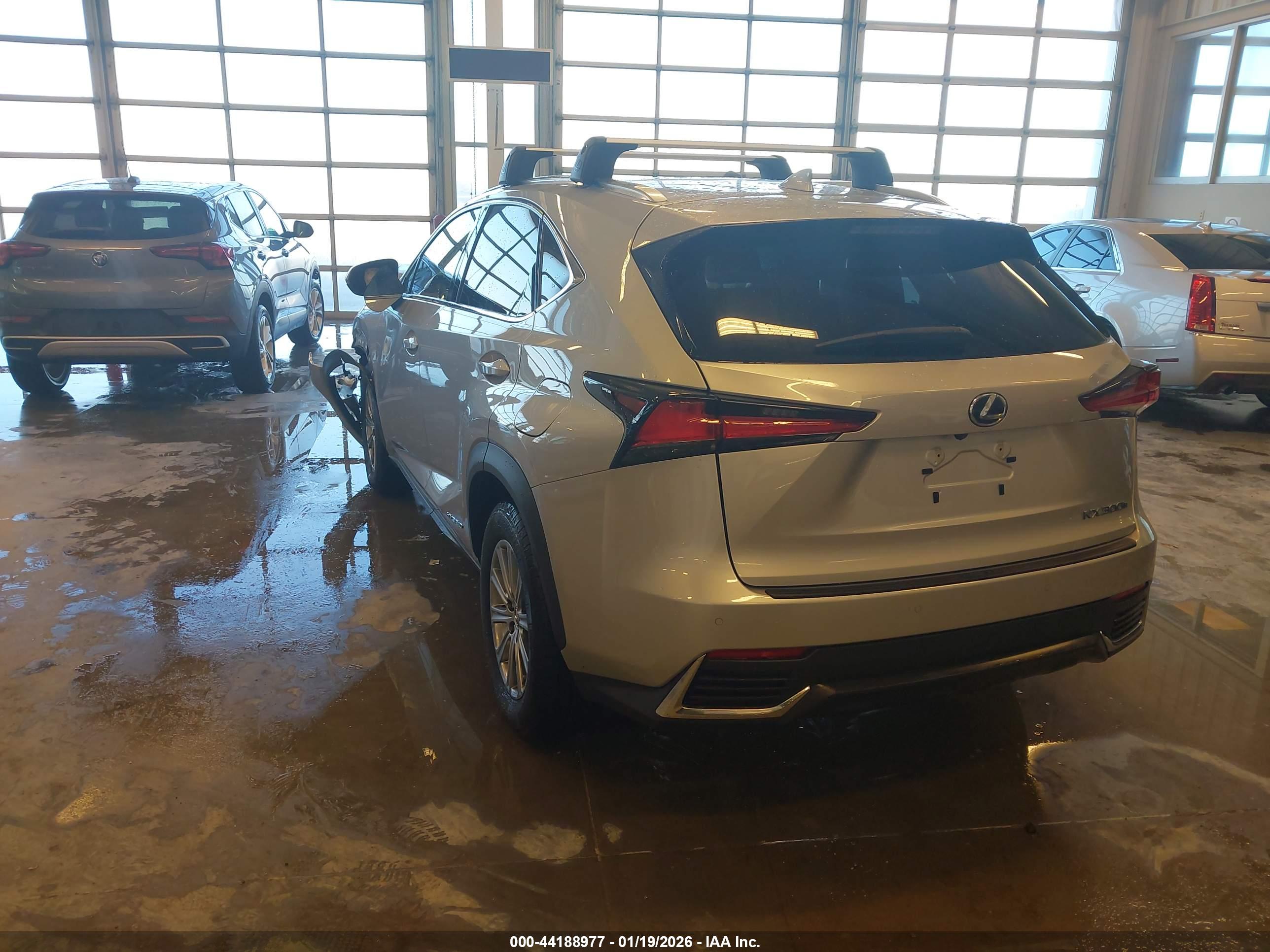 LEXUS NX image 3
