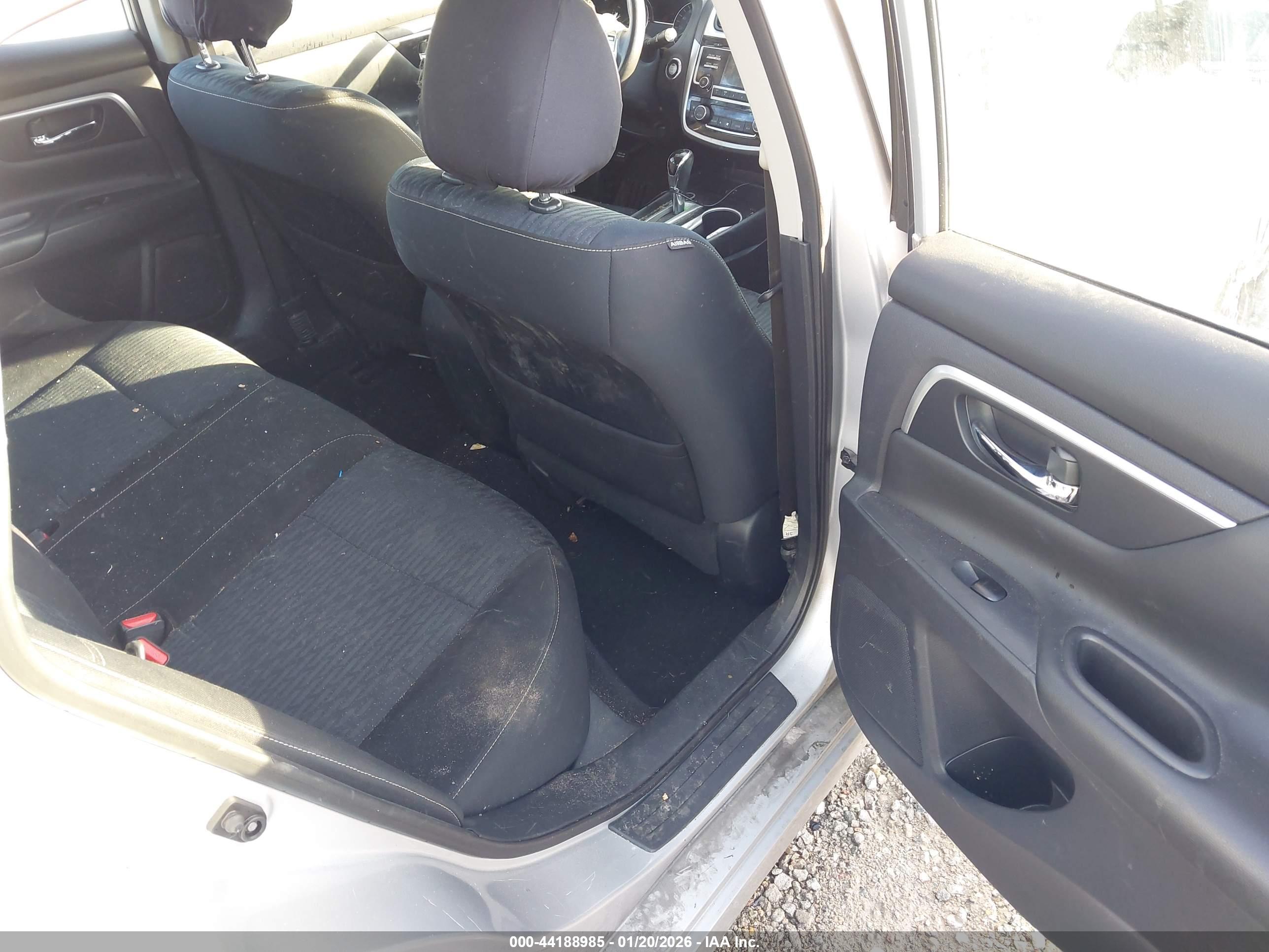 NISSAN ALTIMA image 8