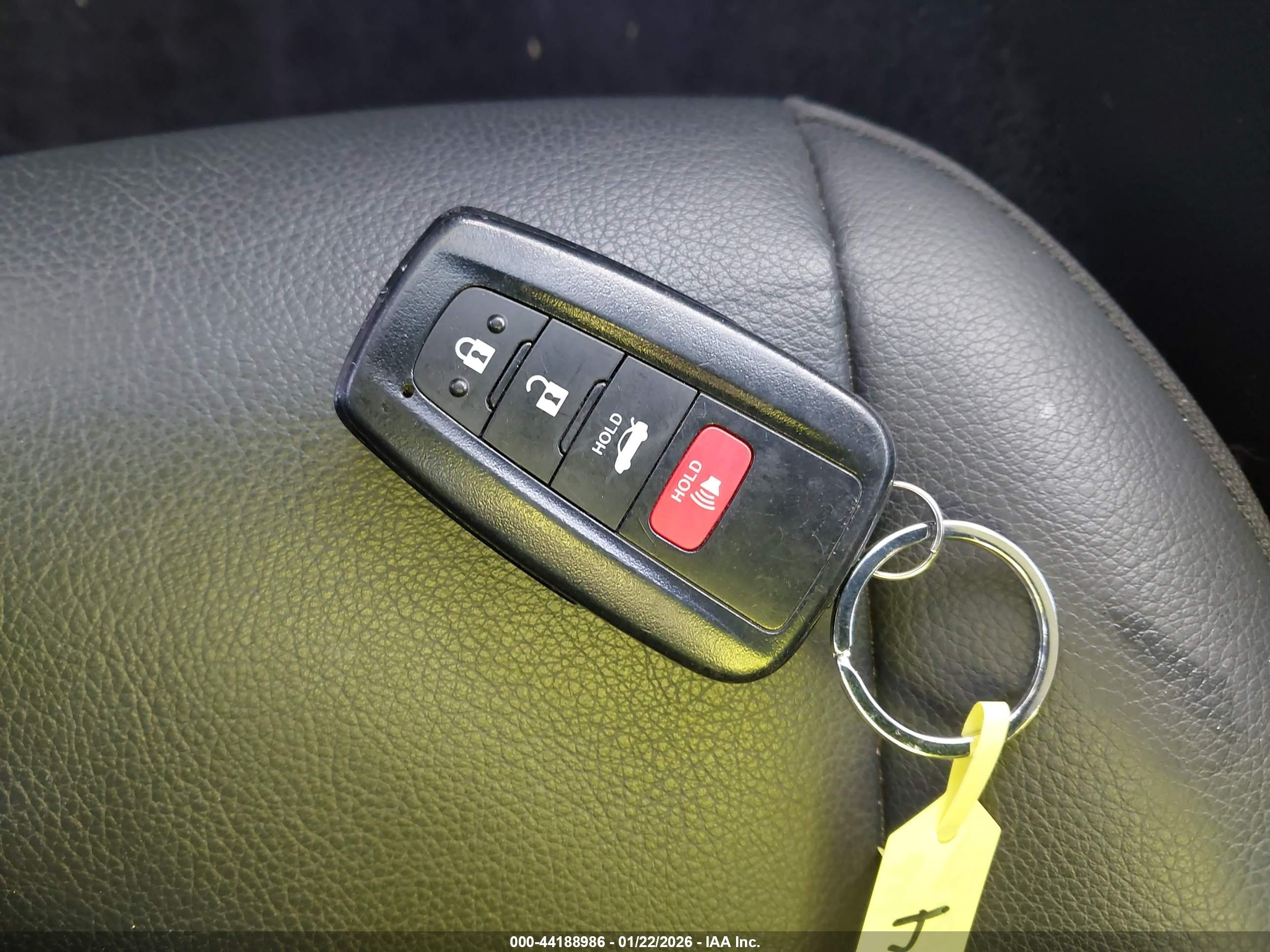 TOYOTA CAMRY image 11
