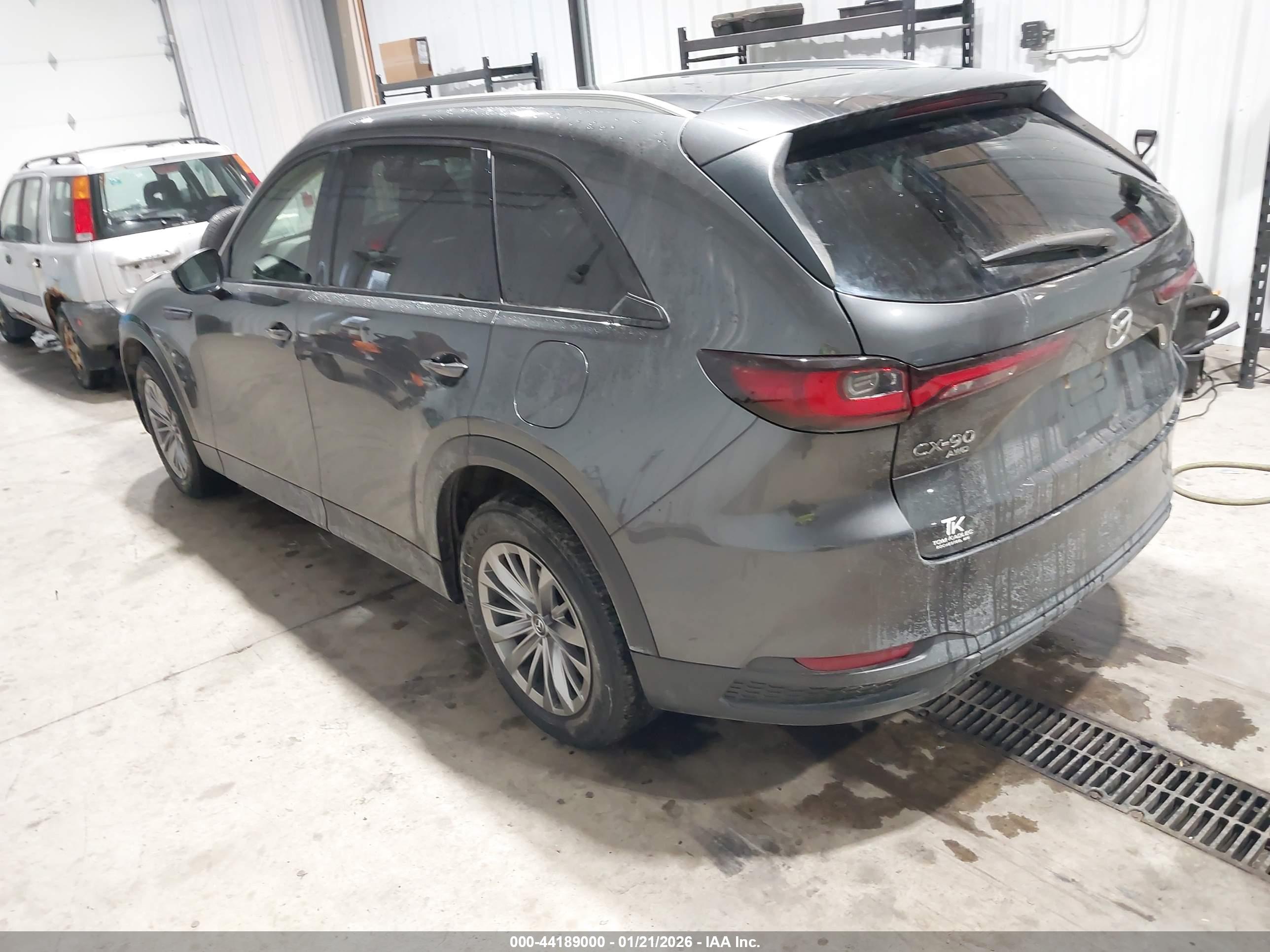 MAZDA CX-90 image 3
