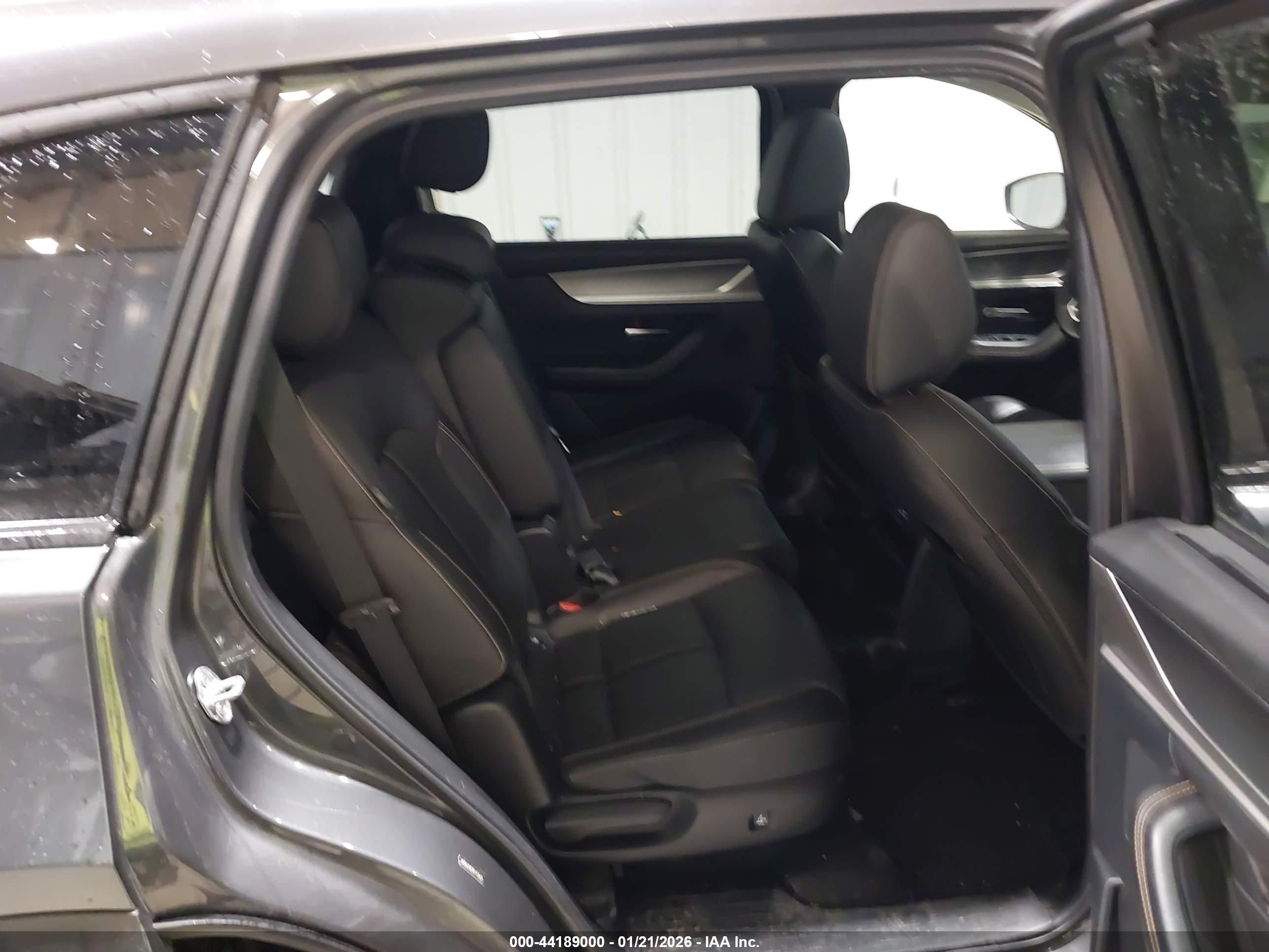 MAZDA CX-90 image 8