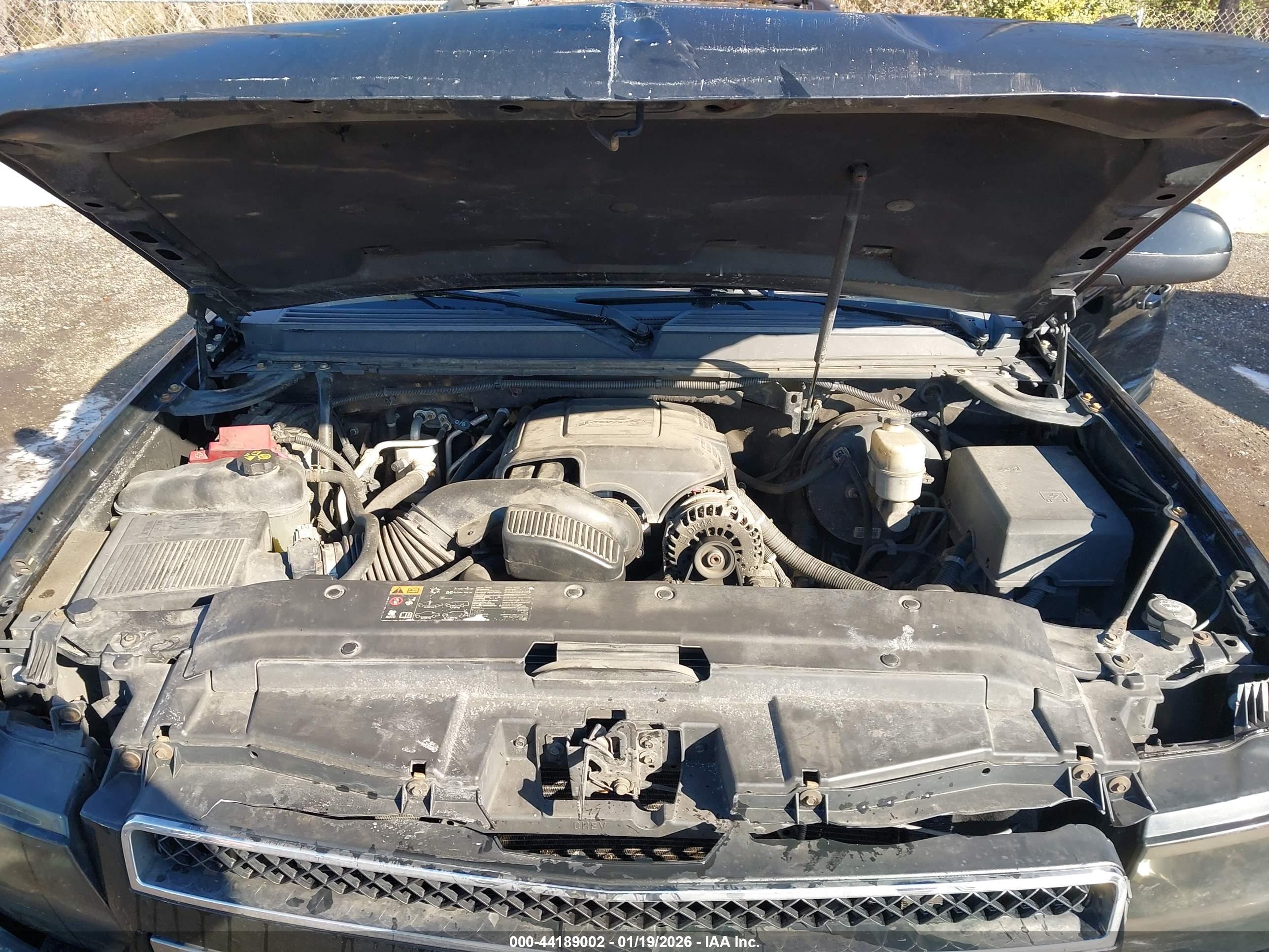 CHEVROLET TAHOE image 10