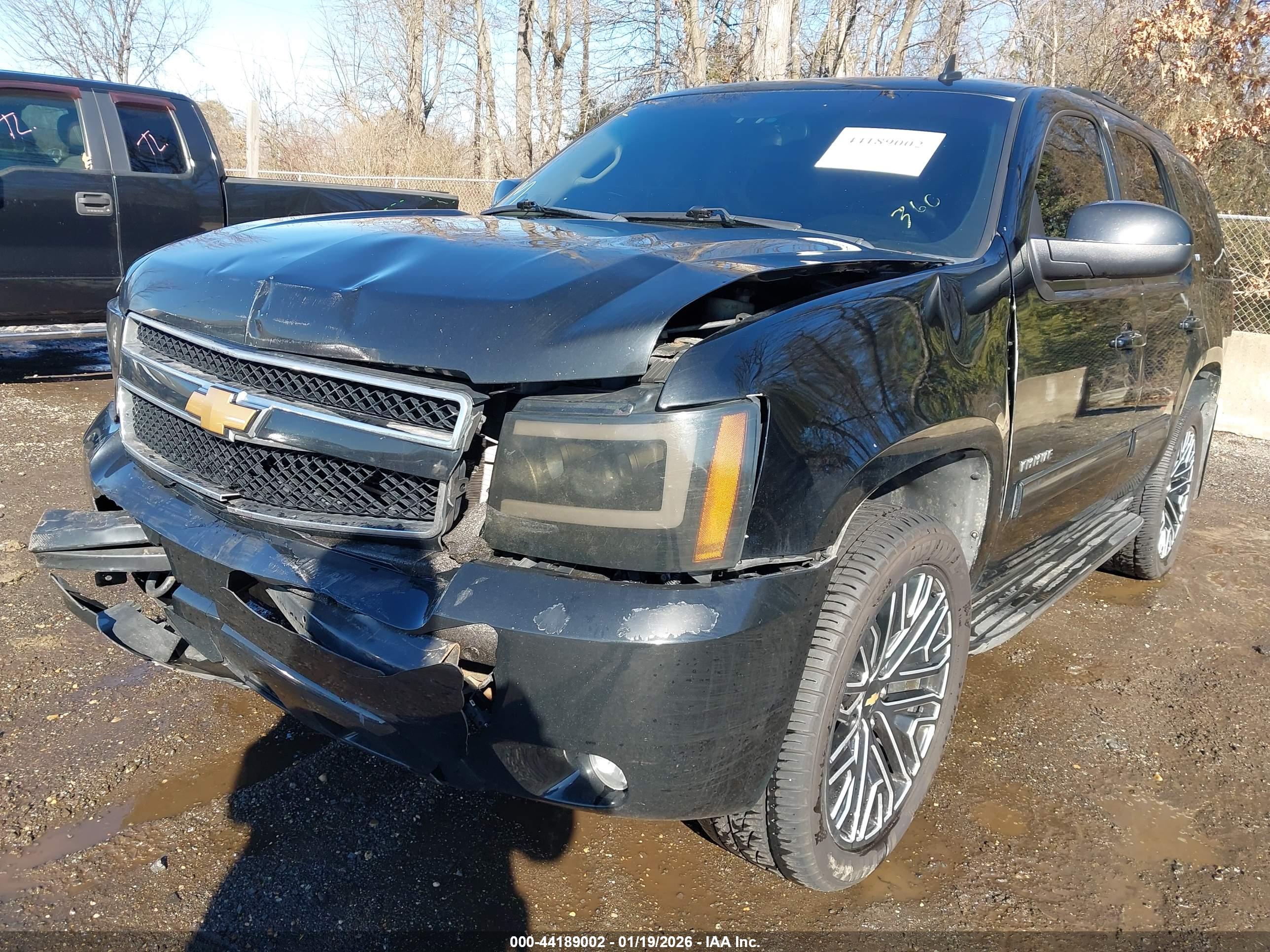 CHEVROLET TAHOE image 6