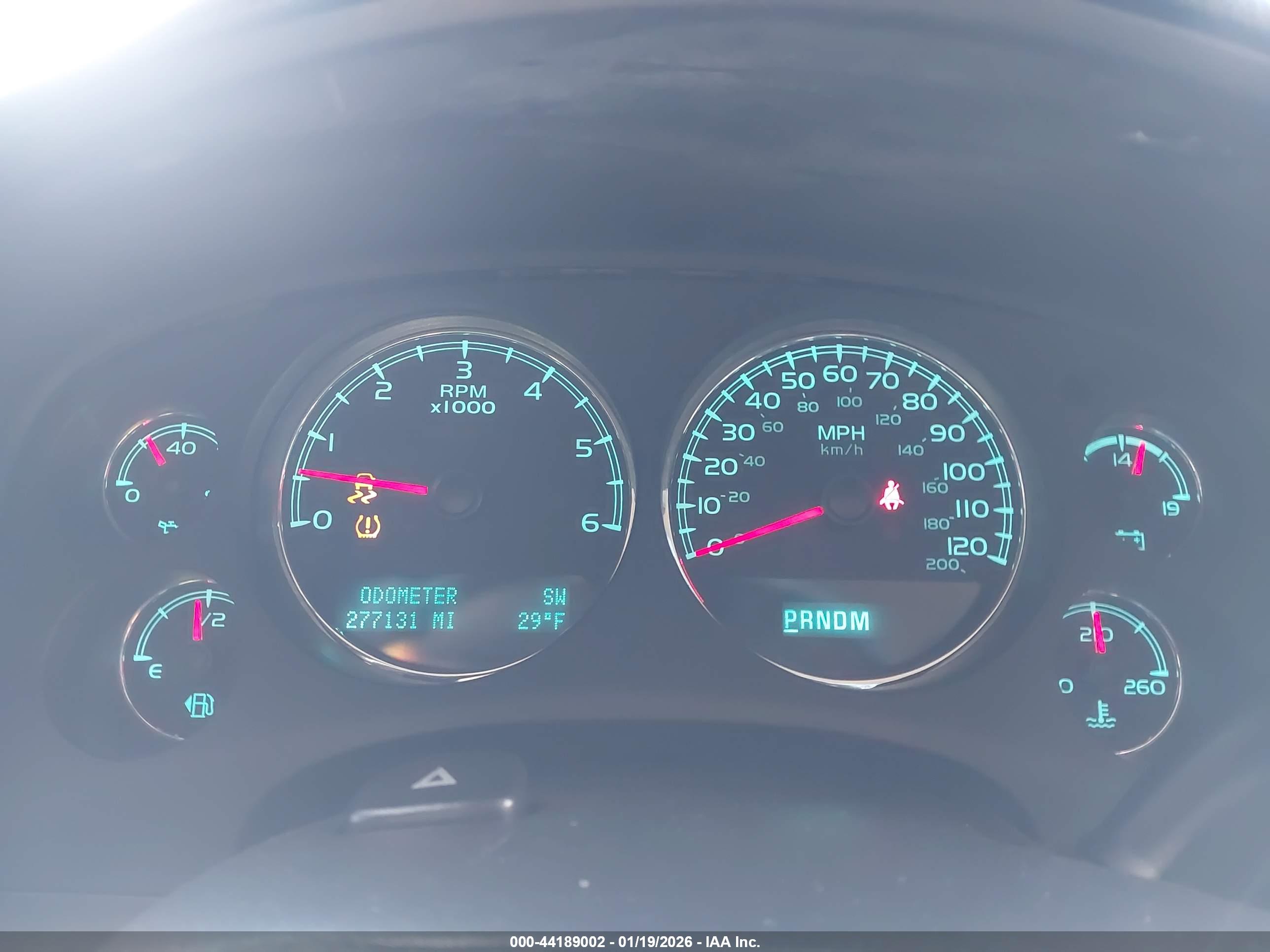 CHEVROLET TAHOE image 7
