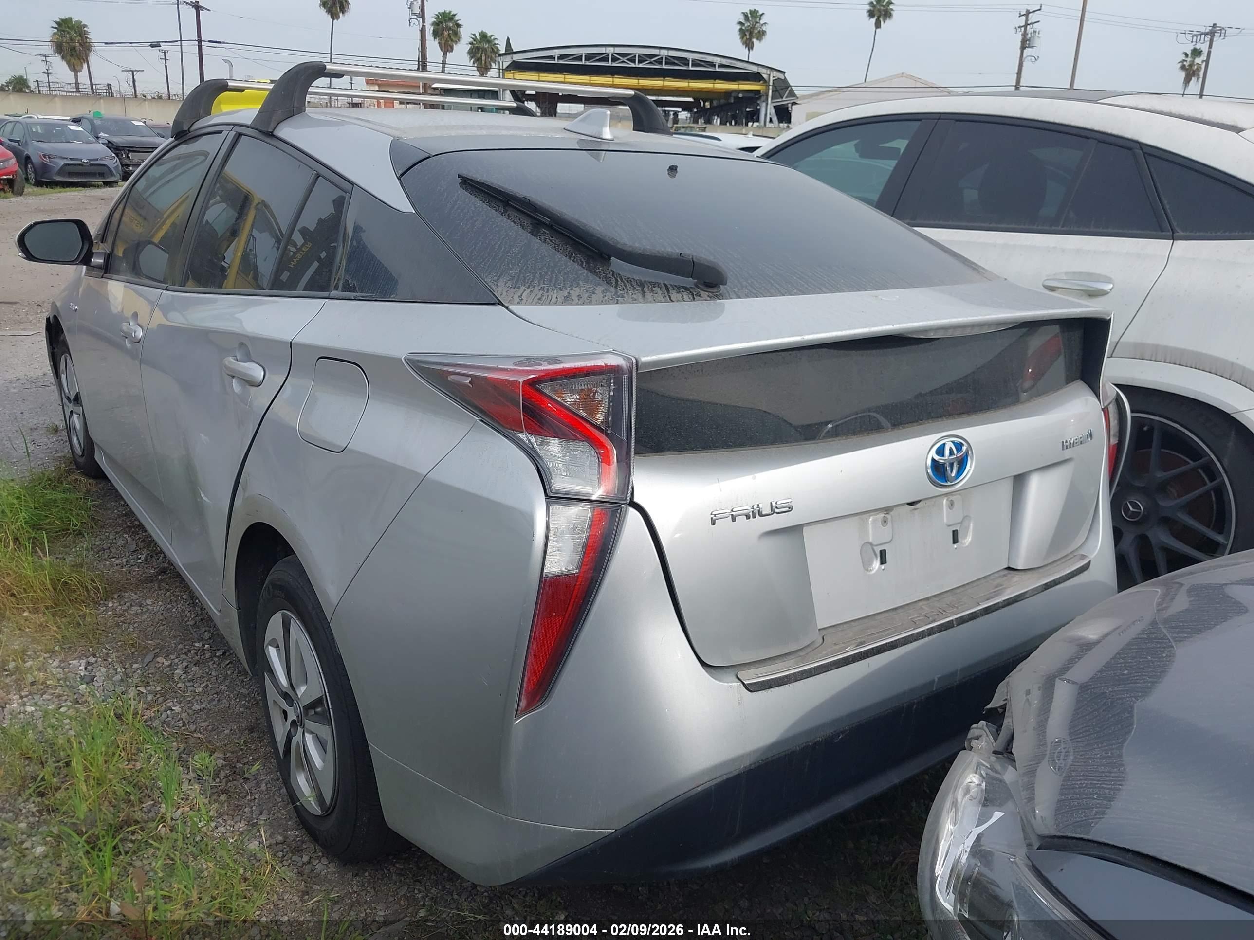 TOYOTA PRIUS image 3