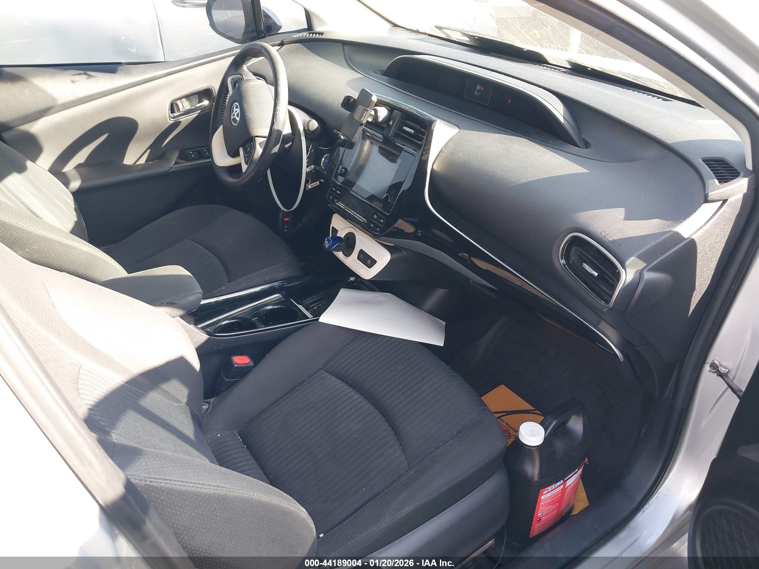 TOYOTA PRIUS image 5