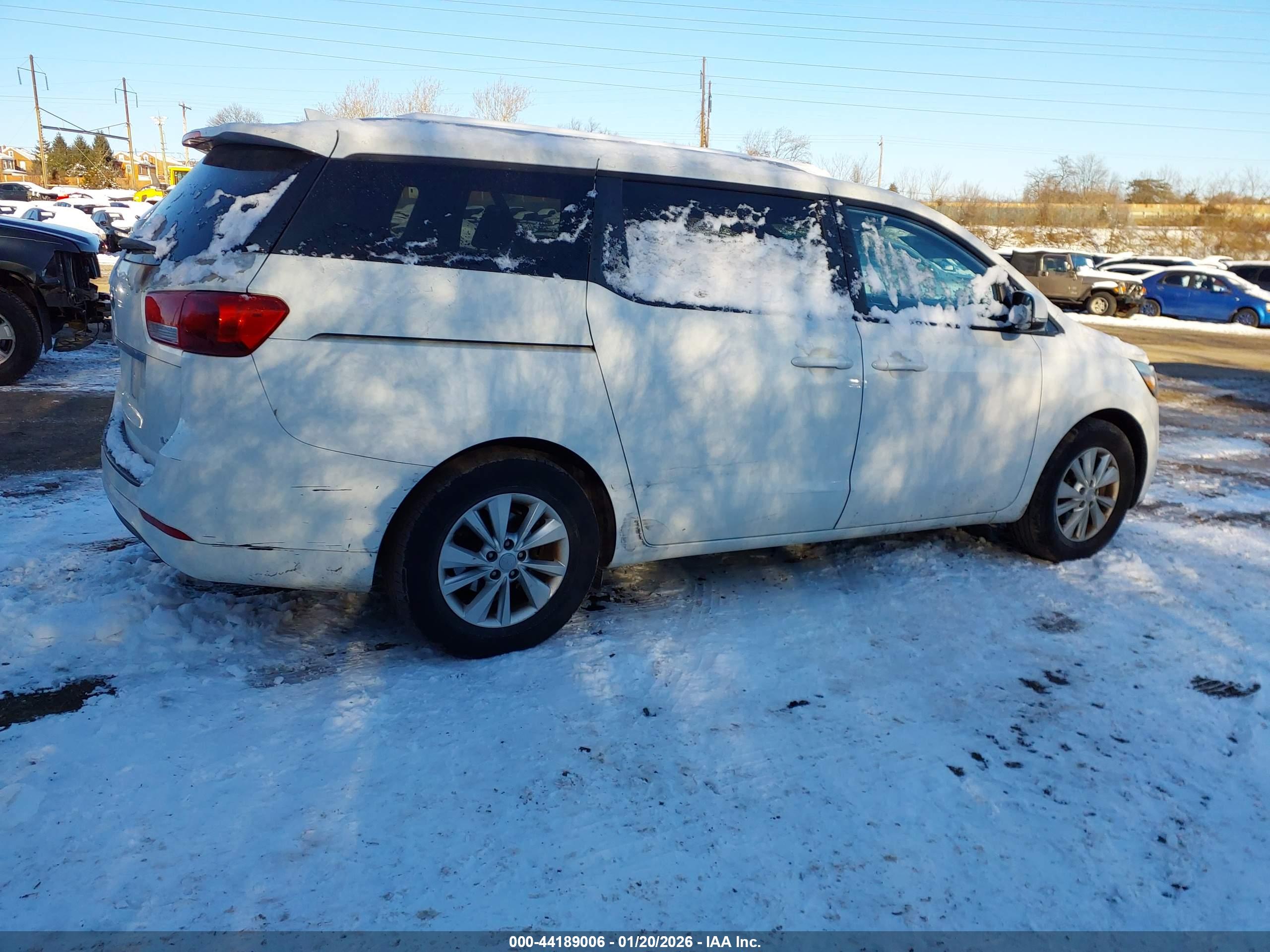 KIA SEDONA image 4