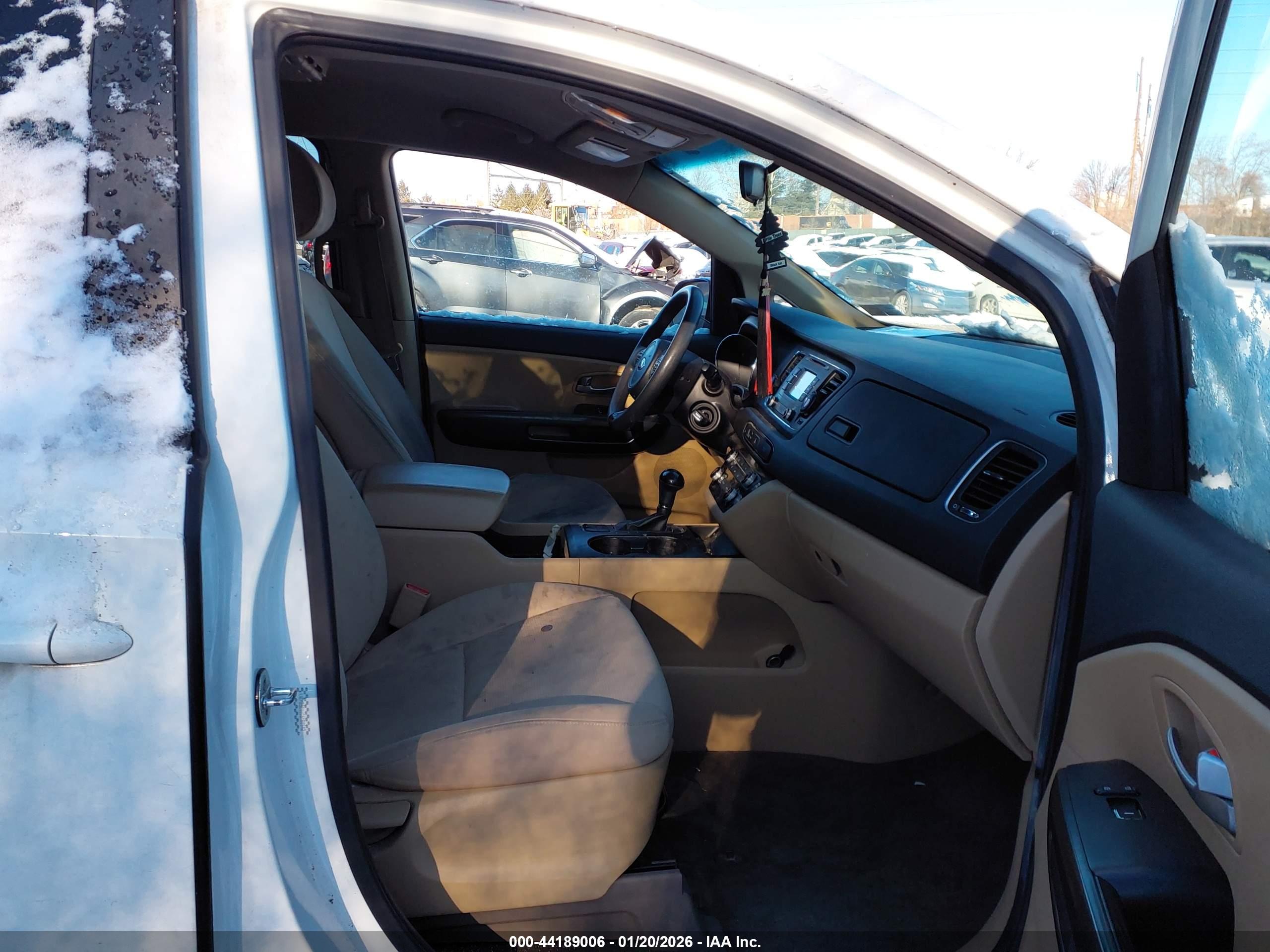 KIA SEDONA image 5